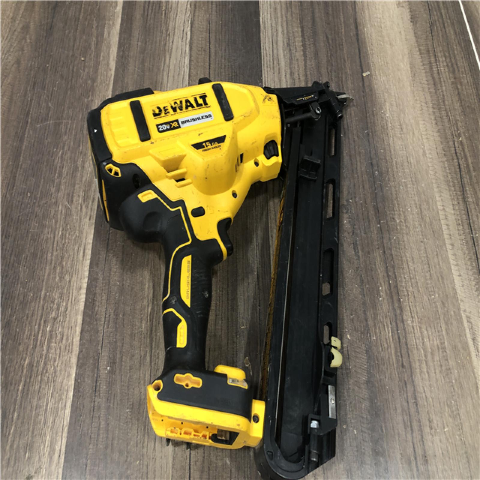 AS-IS DEWALT 20V MAX XR Lithium-Ion Cordless 15-Gauge Angled Finish Nailer (Tool Only)