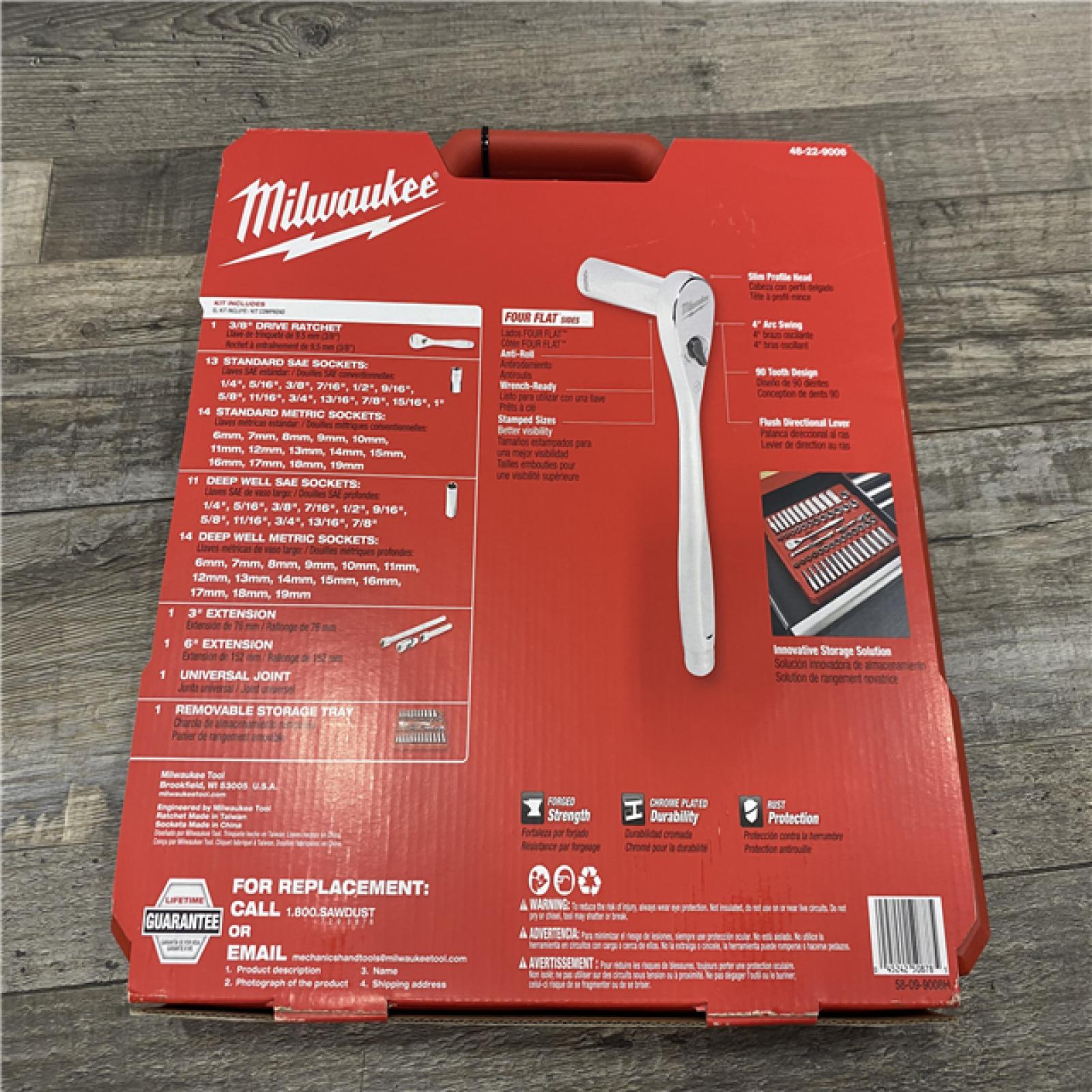 NEW - Milwaukee 3/8 in. Drive SAE/Metric Ratchet and Socket Mechanics Tool Set (56-Piece)