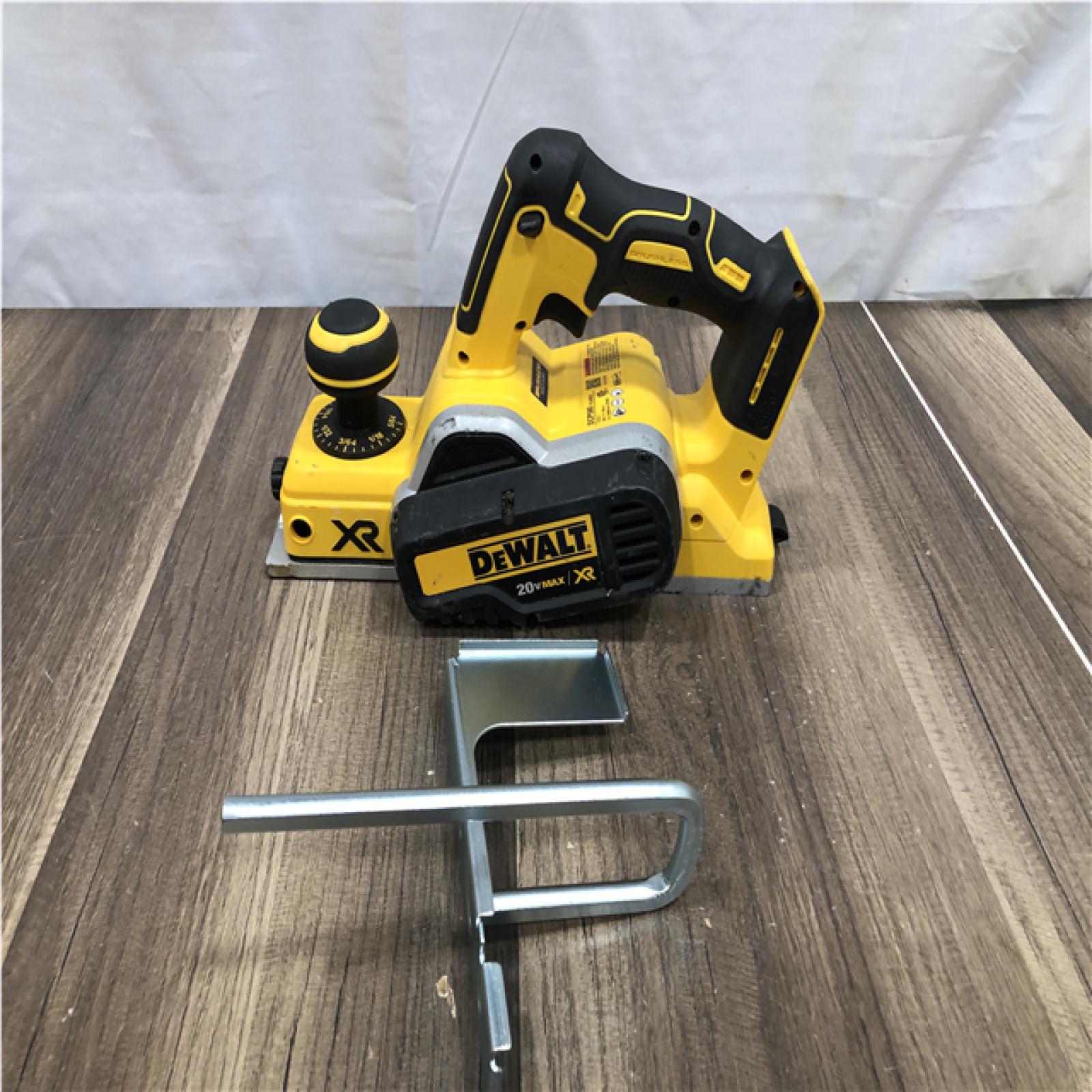 AS-IS DEWALT 20V MAX XR Cordless Brushless 3-1/4 in. Planer (Tool Only)