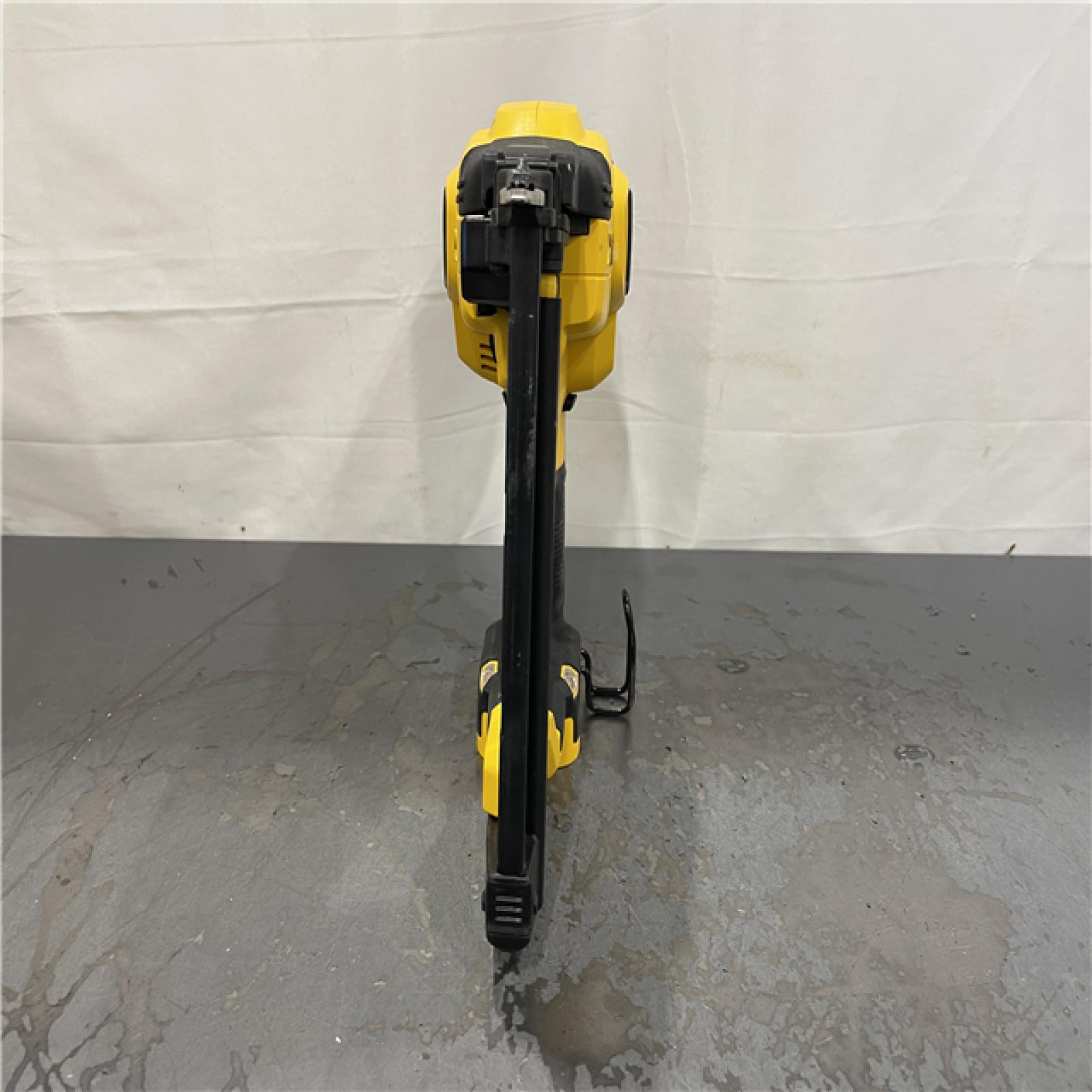 AS-IS- DeWalt 20V MAX XR Lithium-Ion Cordless 18-Gauge Brad Nailer (Tool Only)