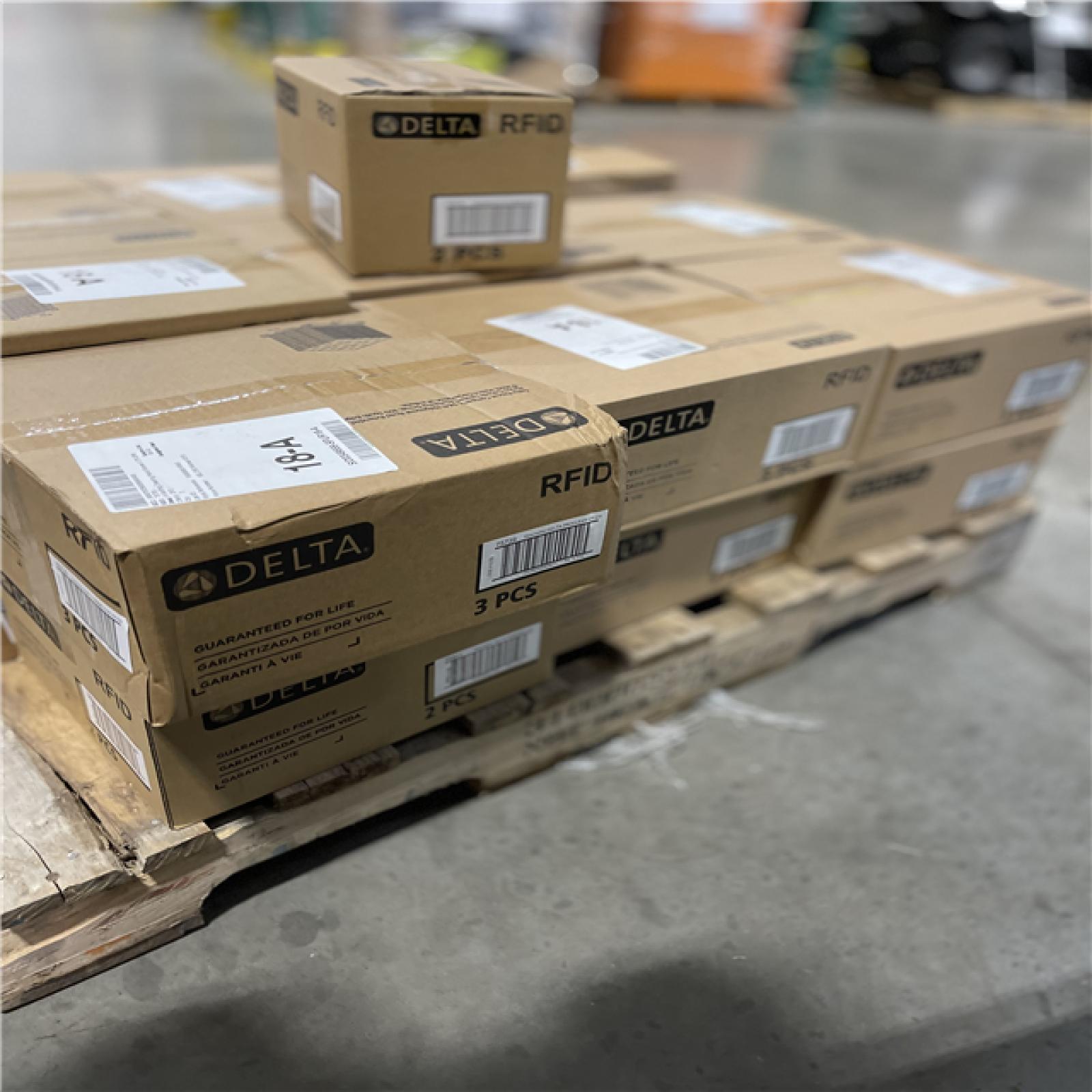 DALLAS LOCATION- DELTA SHOWER HEAD MIXED PALLET