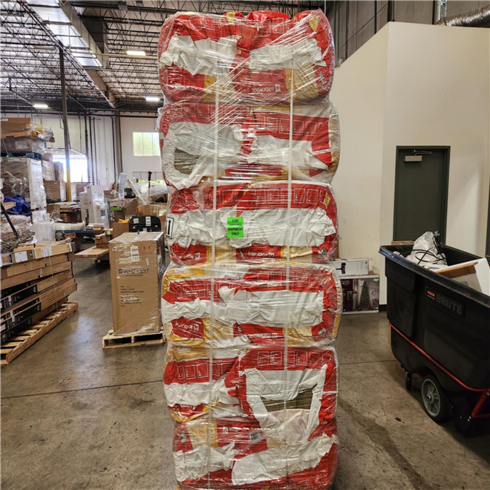 Phoenix Location Rockwool ComfortBatt R30 7-1/4x23x47 Unfaced Batt - Stone Wool Insulation Pallet (358 Sq Ft, 12 Bags)
