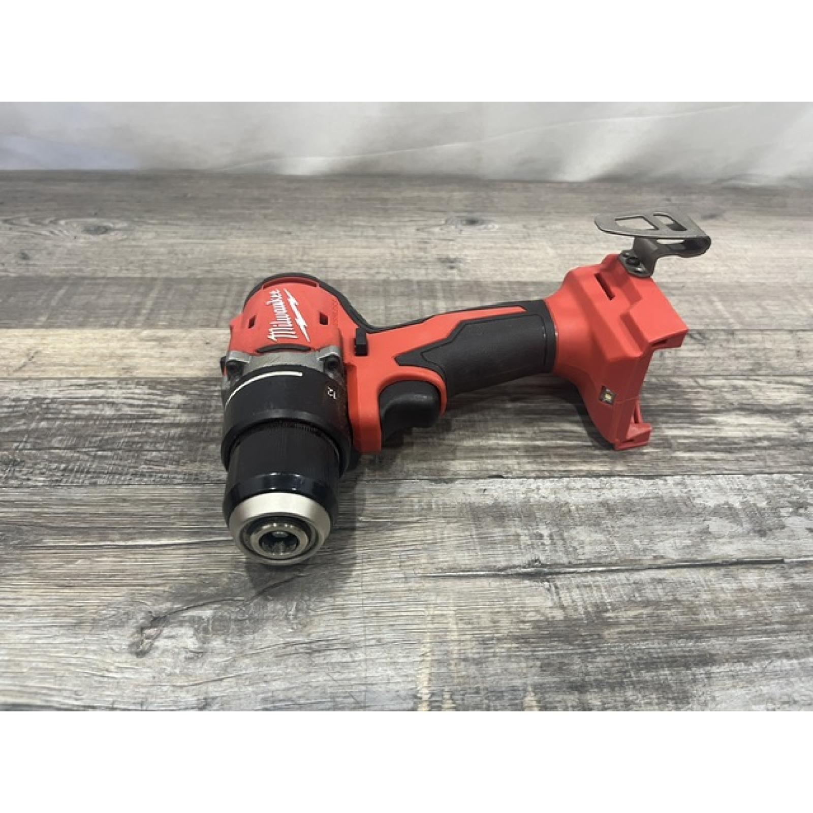 AS-IS Milwaukee 18V Lithium-Ion Brushless Cordless 1/2 in. Compact Drill/Driver with kit