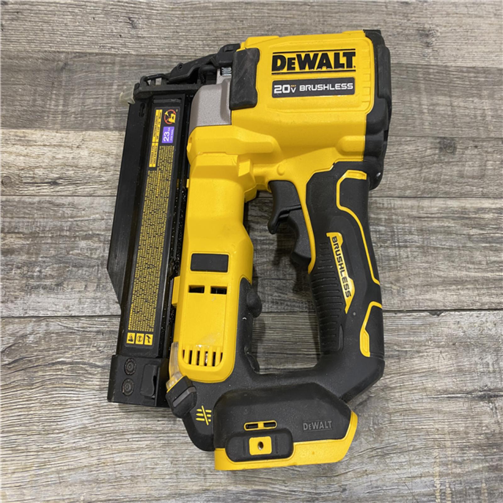 AS-IS DEWALT ATOMIC 20V MAX Lithium Ion Cordless 23 Gauge Pin Nailer Kit