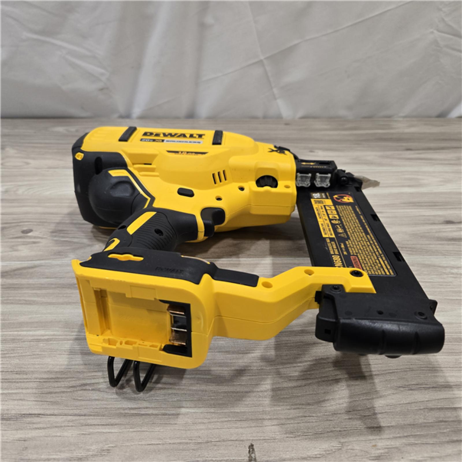 AS-IS DeWalt 20V MAX XR Cordless 18-Gauge Brad Nailer (Tool Only)