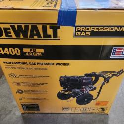 Phoenix NEW DEWALT 4400 PSI 4.0 GPM Cold Water Gas Pressure Washer