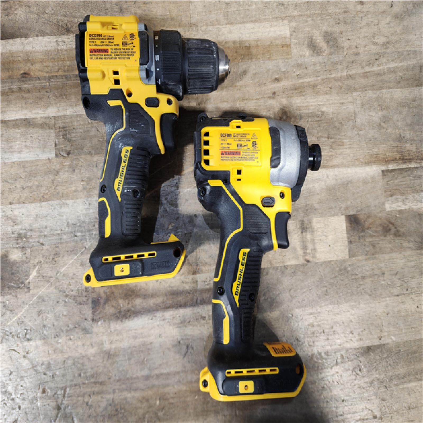 HOUSTON LOCATION - AS-IS Dewalt DCK225D2 20V MAX ATOMIC Brushless Compact Lithium-Ion 1/2 in. Cordless Drill Driver and 1/4 in. Impact Driver Combo Kit with 2 Batteries 2 Ah