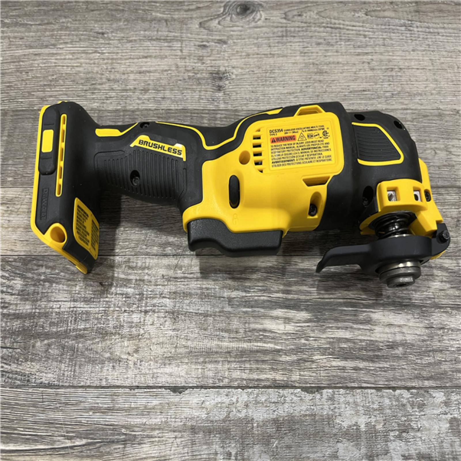 AS-IS DEWALT ATOMIC 20V MAX Cordless Brushless Oscillating Multi Tool Kit