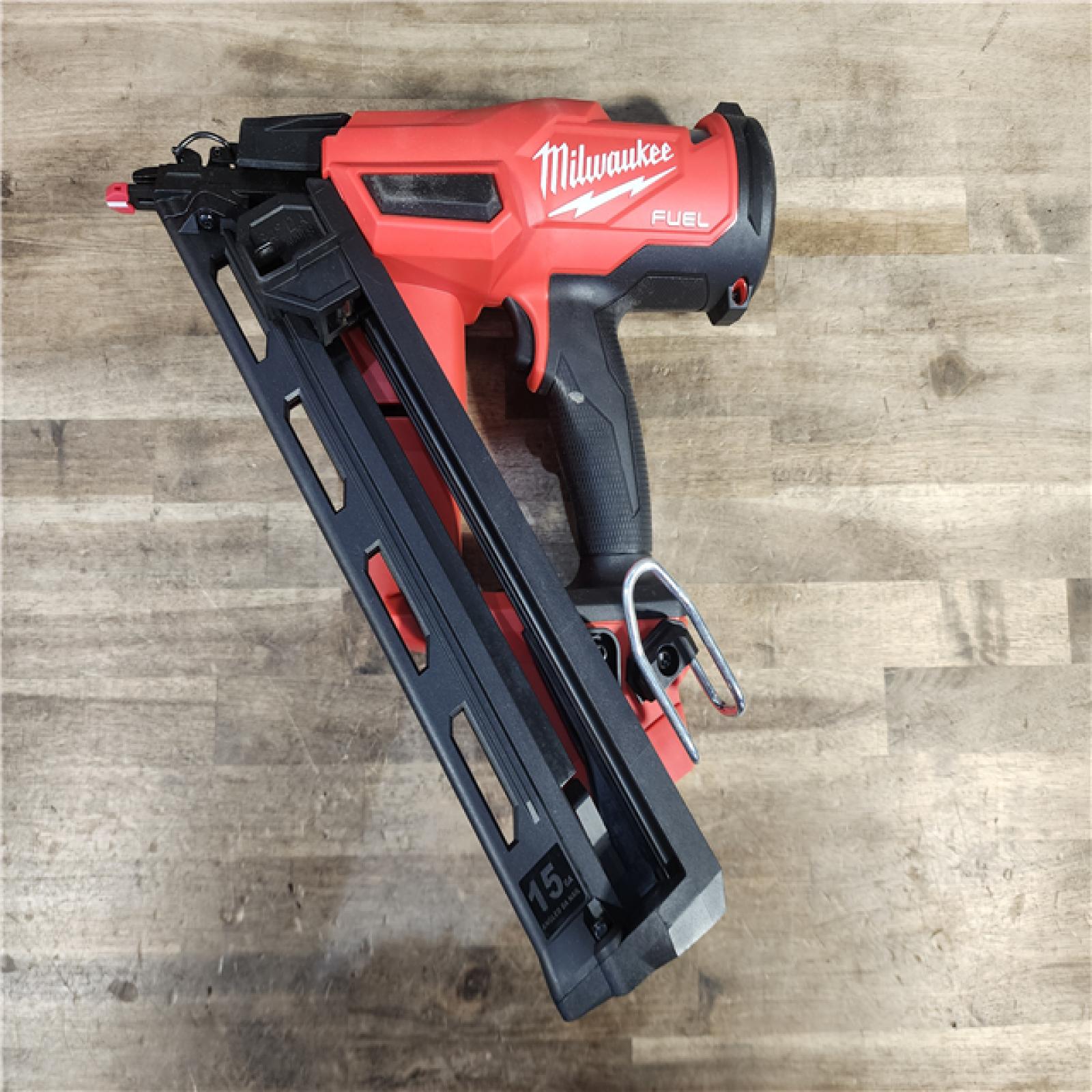 HOUSTON LOCATION - AS-IS Milwaukee 2839-20 M18 FUEL 15 Ga. 18 Volt Brushless Angled Finish Nailer (TOOL ONLY)