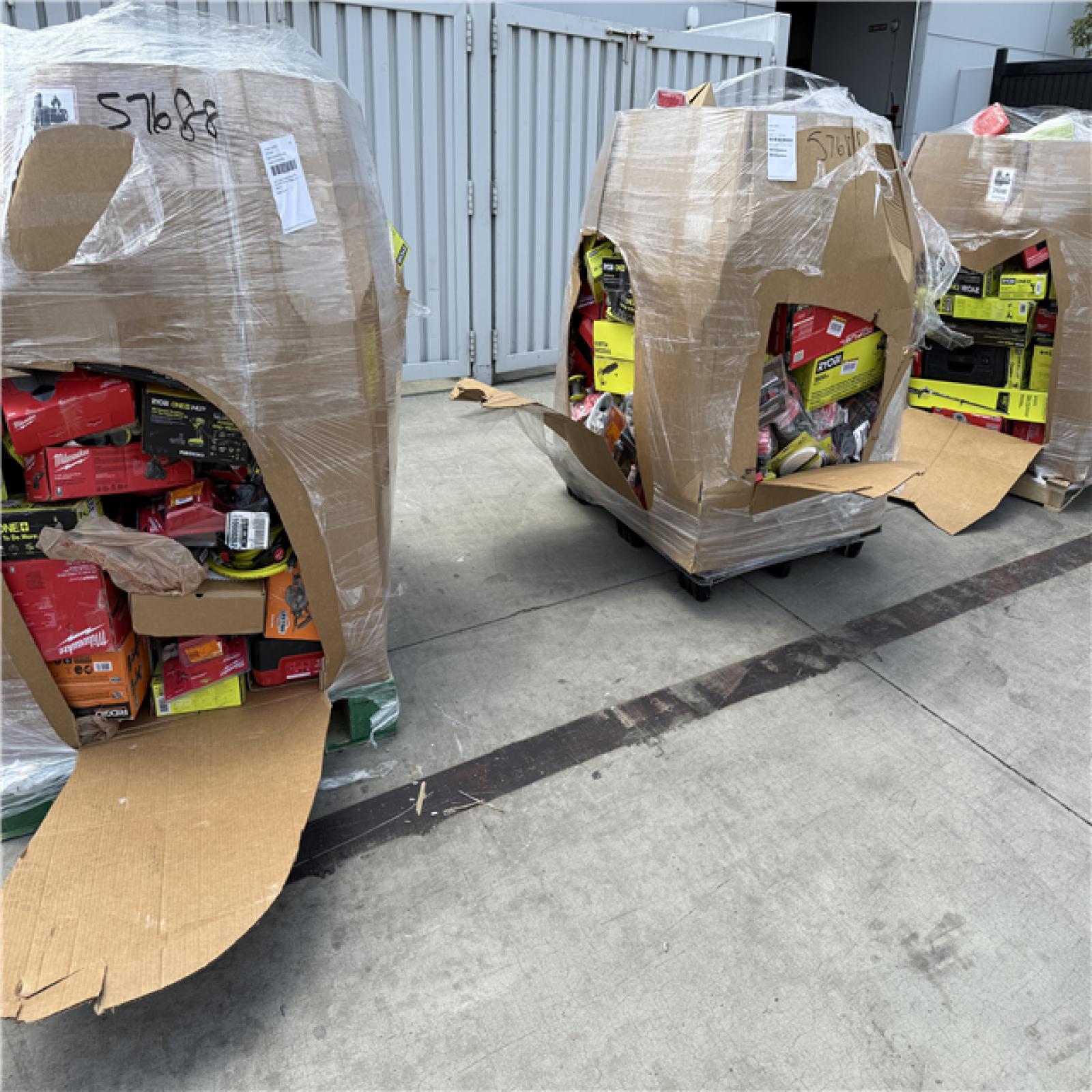 California AS-IS POWER TOOLS Partial Lot (3 Pallets) P-R057688
