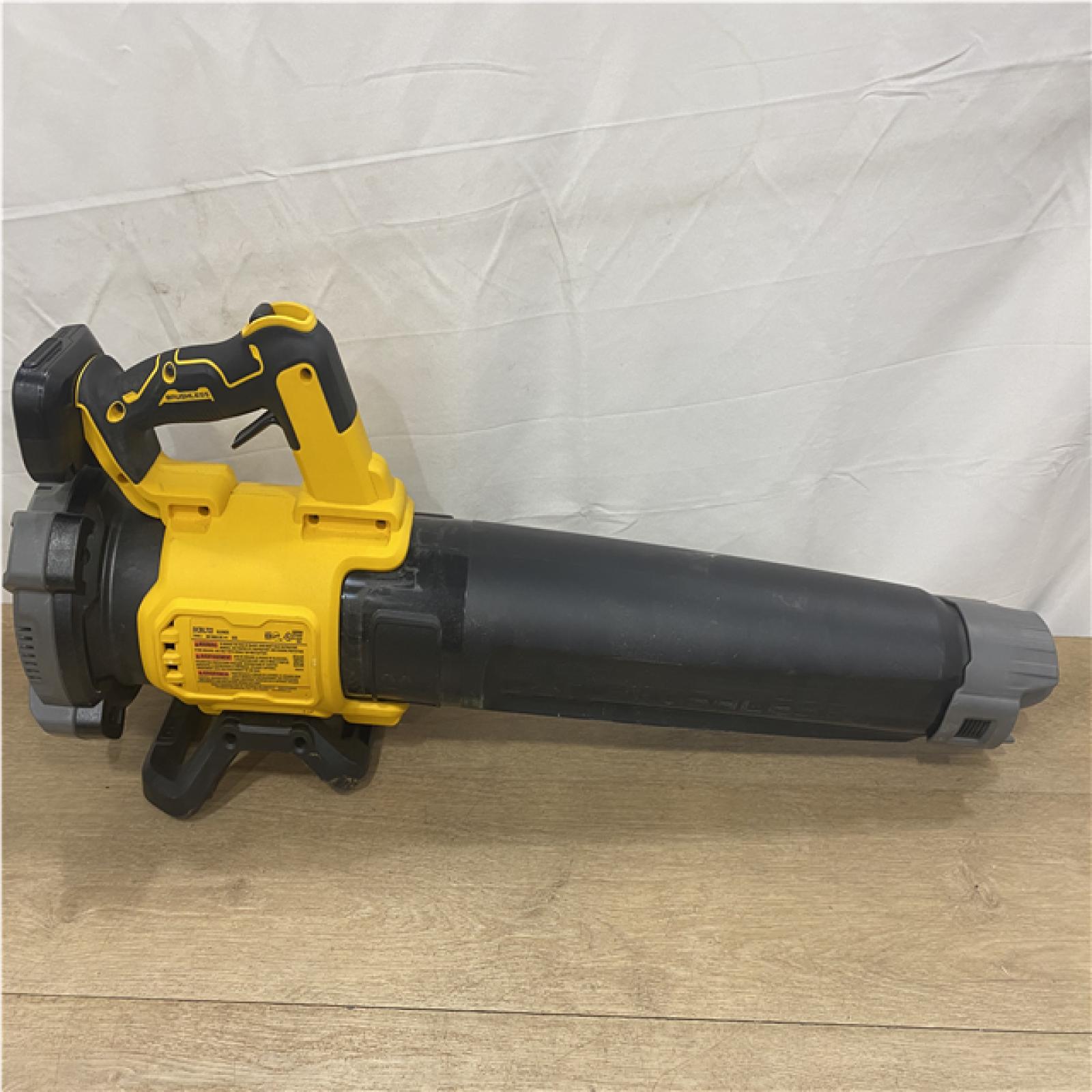 AS-IS DEWALT 20V MAX 125 MPH 450 CFM Brushless Cordless Handheld Leaf Blower with Concentrator Nozzle (Tool Only)