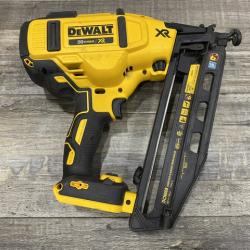 AS-IS DEWALT 20V MAX XR 16-Gauge Electric Cordless Angled Finishing Nailer Kit