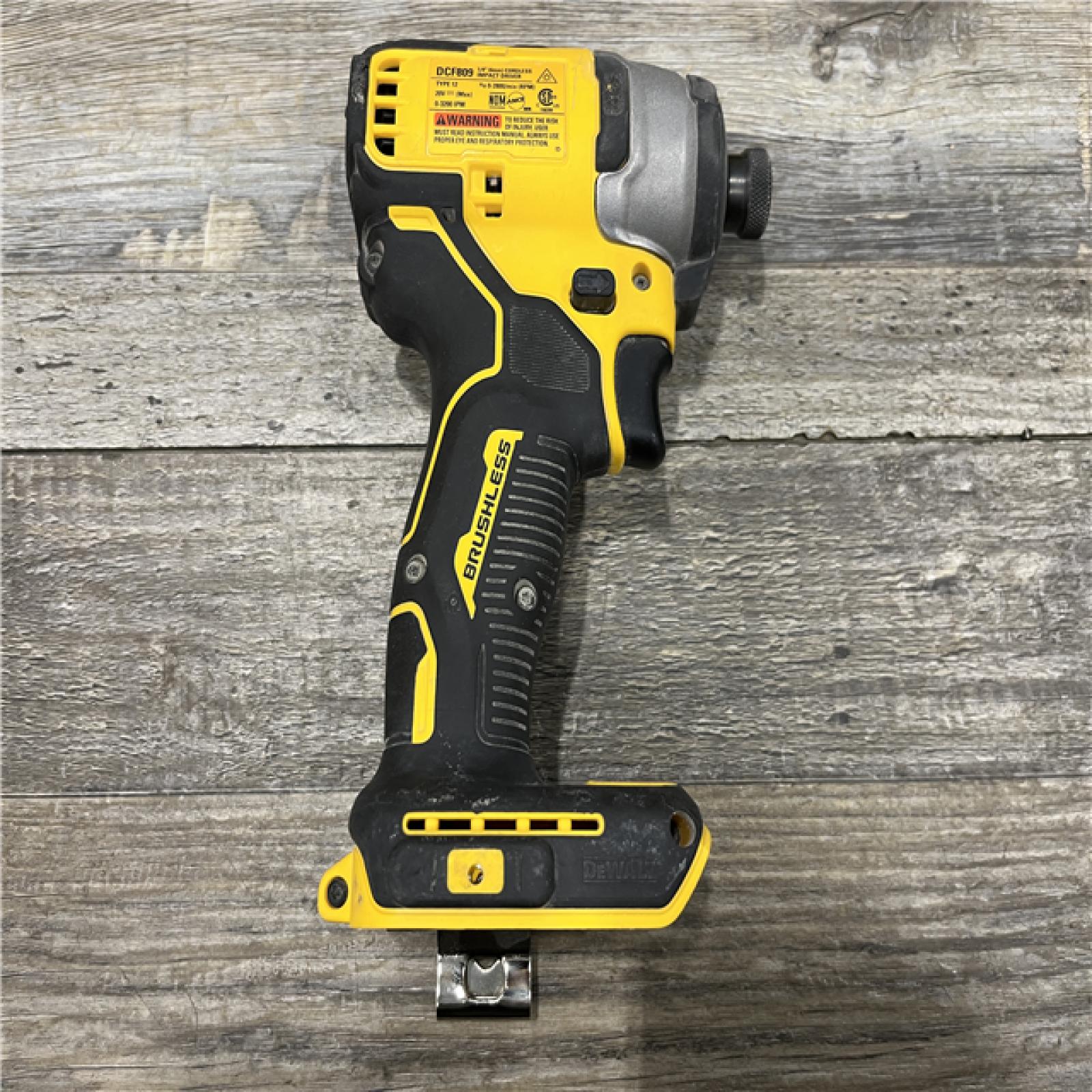 AS-IS DEWALT Atomic 20V Max Lithium-Ion Brushless Cordless Compact 1/4 in. Impact Driver Kit