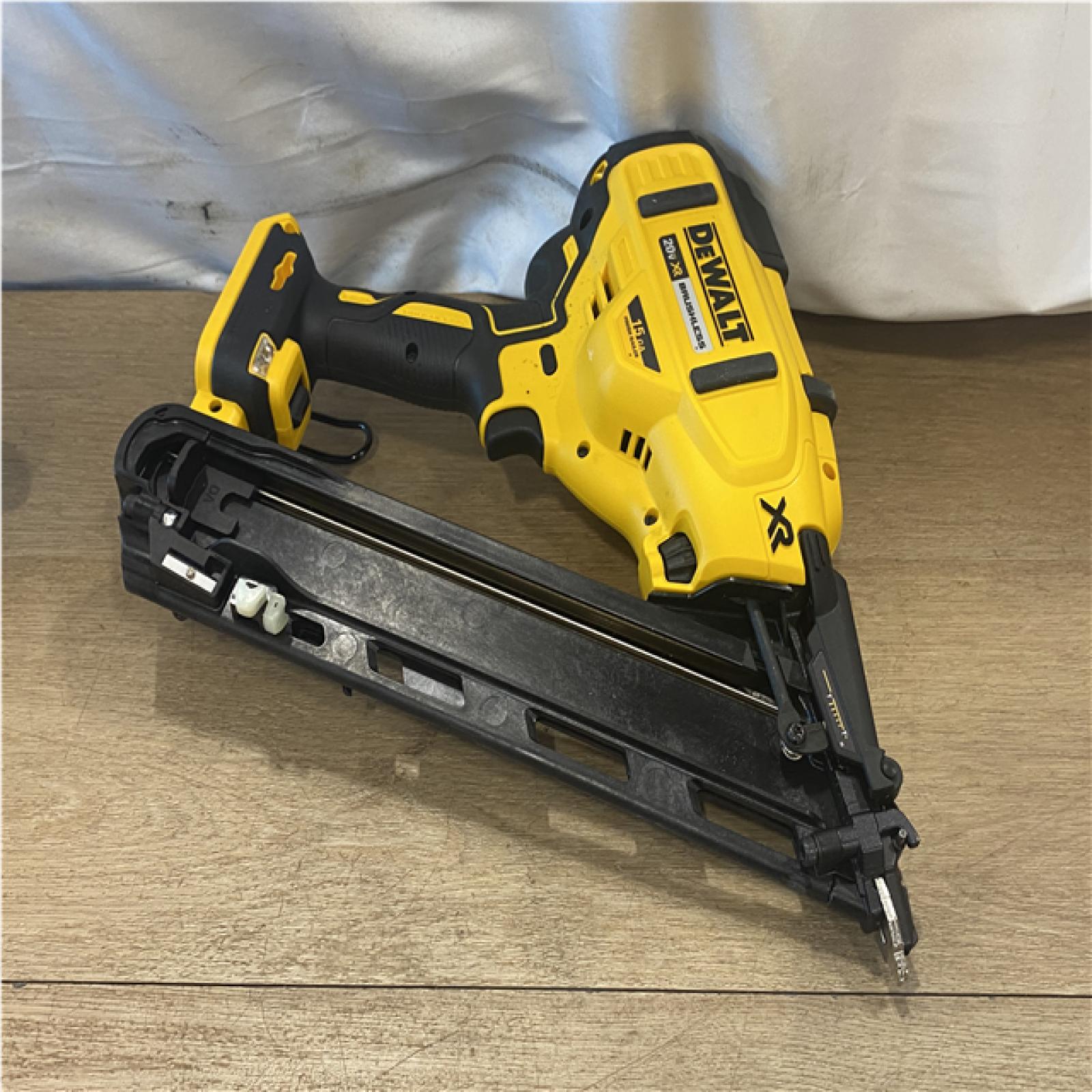 AS-IS DEWALT 20-Volt 21° Cordless Framing Nailer (Tool-Only)