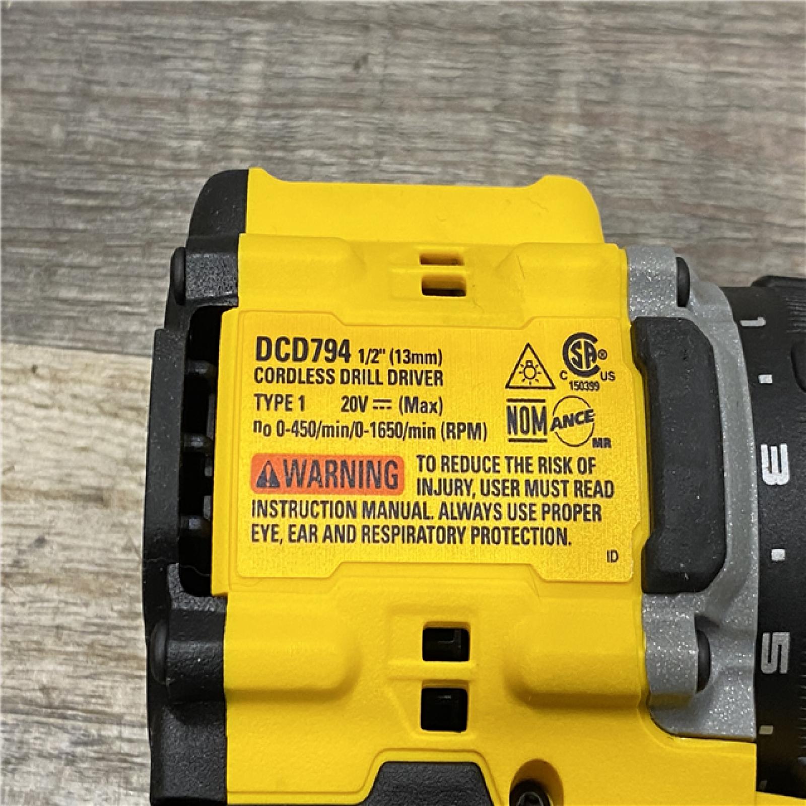 AS-IS DEWALT ATOMIC 20-Volt MAX Lithium-Ion Cordless Combo (2-Tool) Kit