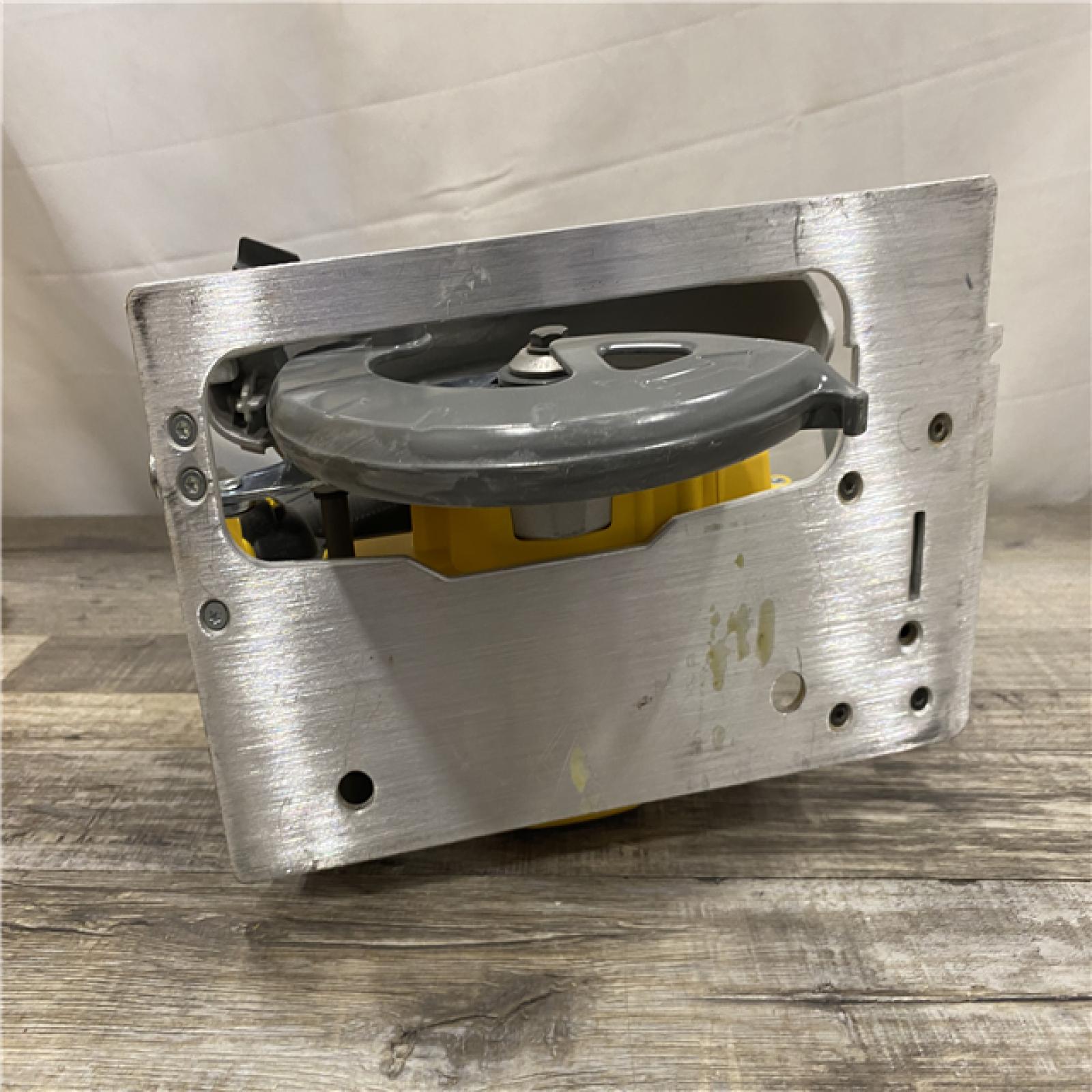 AS-IS DEWALT 20-Volt MAX 7-1/4 in. Cordless Circular Saw (Tool Only)