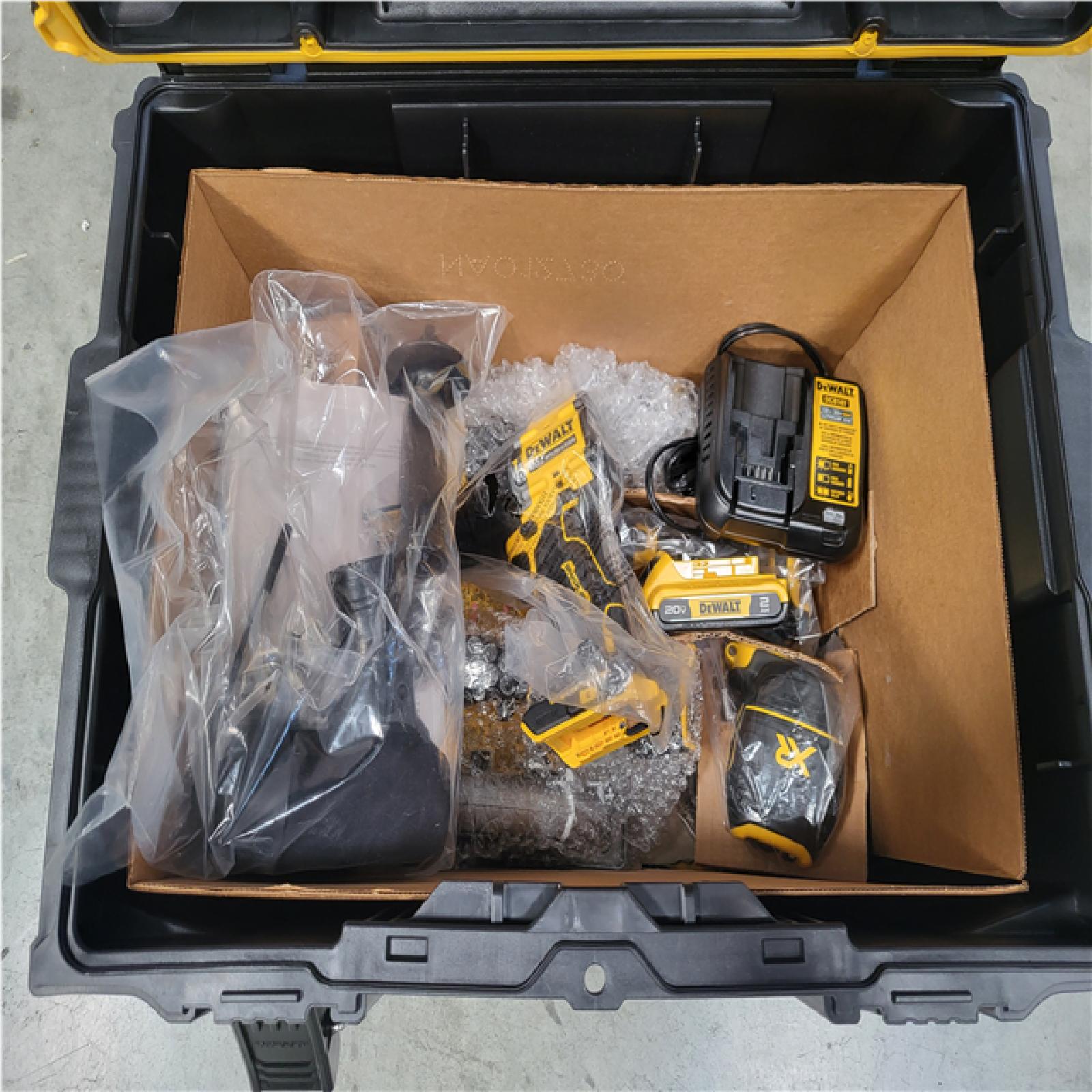 CALIFORNIA NEW DEWALT BRUSHLESS 6-TOOL COMBO KIT WITH TOUGHSYSTEM 2.0