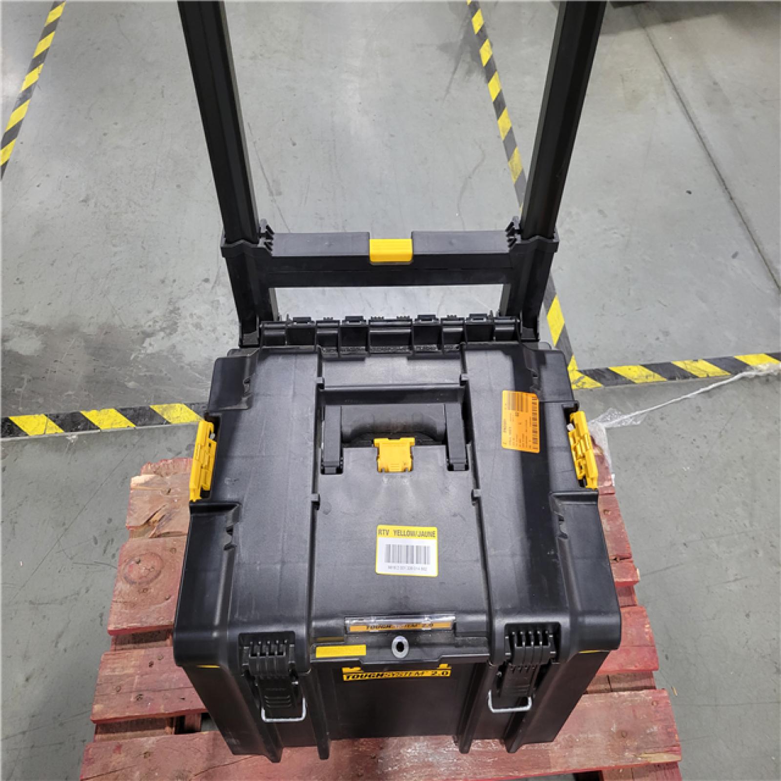 California AS-IS DEWALT 6 TOOL COMBO KIT 20V MAX BATTERY (2X)