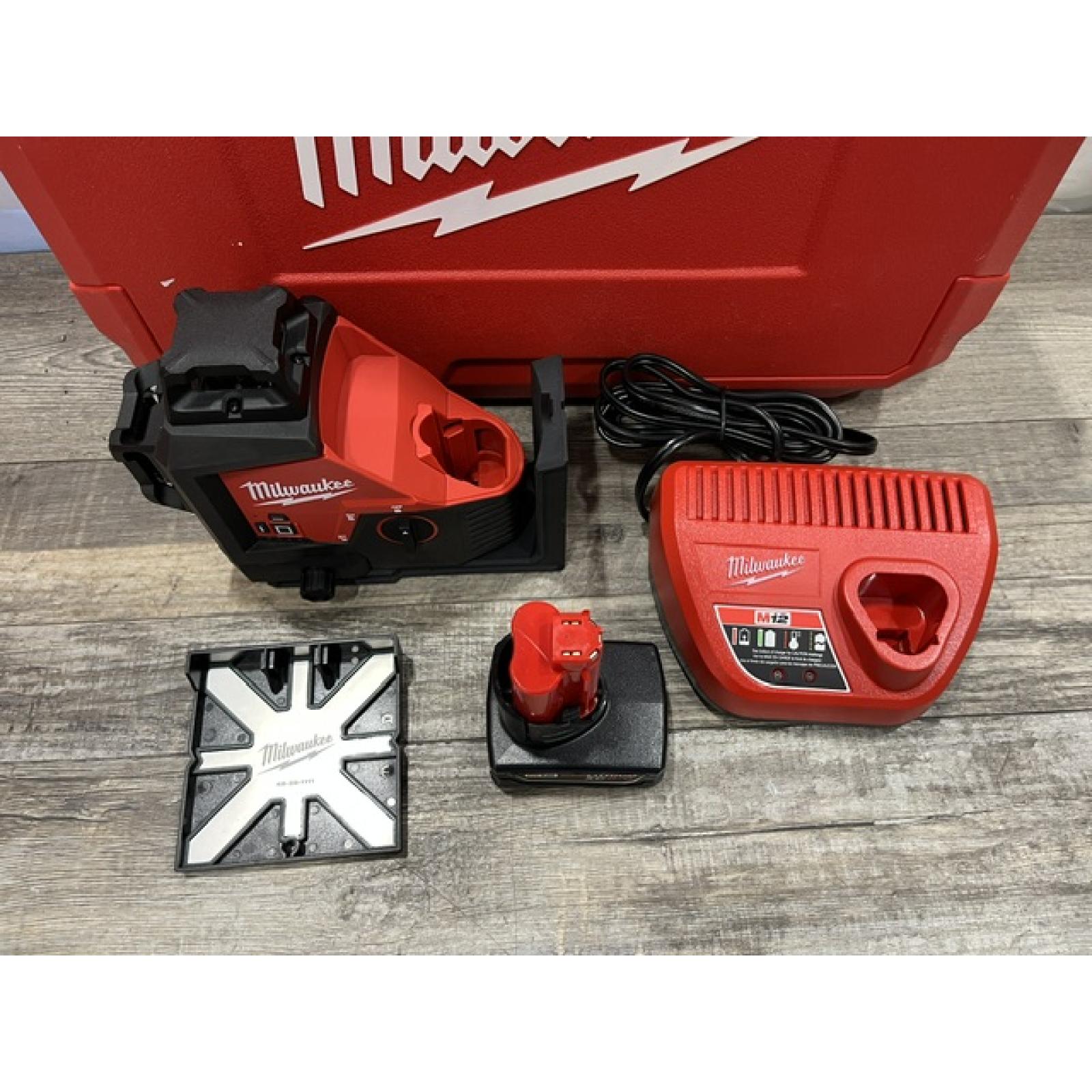 AS-IS Milwaukee 12-Volt Lithium-Ion Cordless Green 250 ft. 3-Plane Laser Level Kit