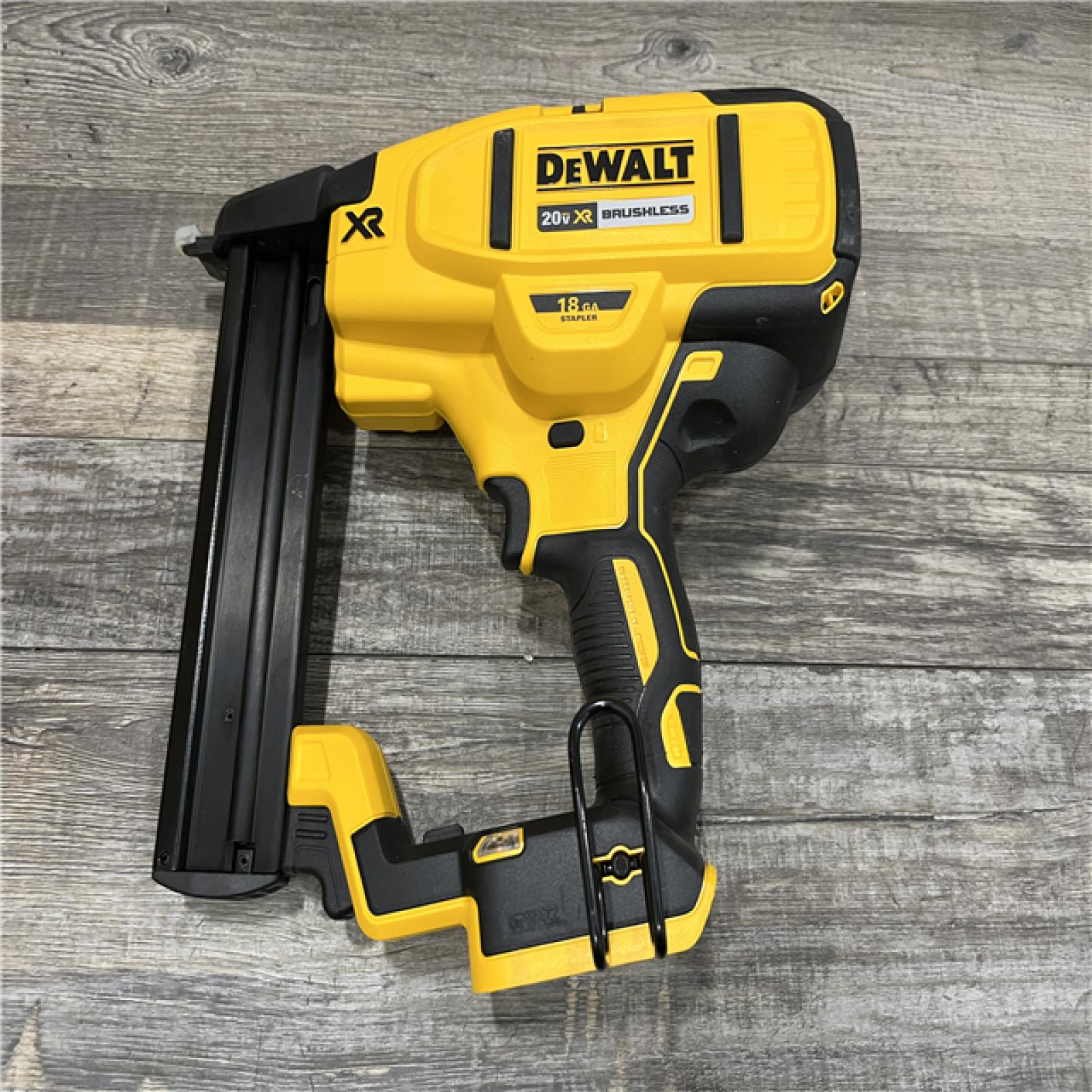 AS-IS DEWALT 20V MAX XR Lithium-Ion Cordless 18-Gauge Narrow Crown Stapler Kit