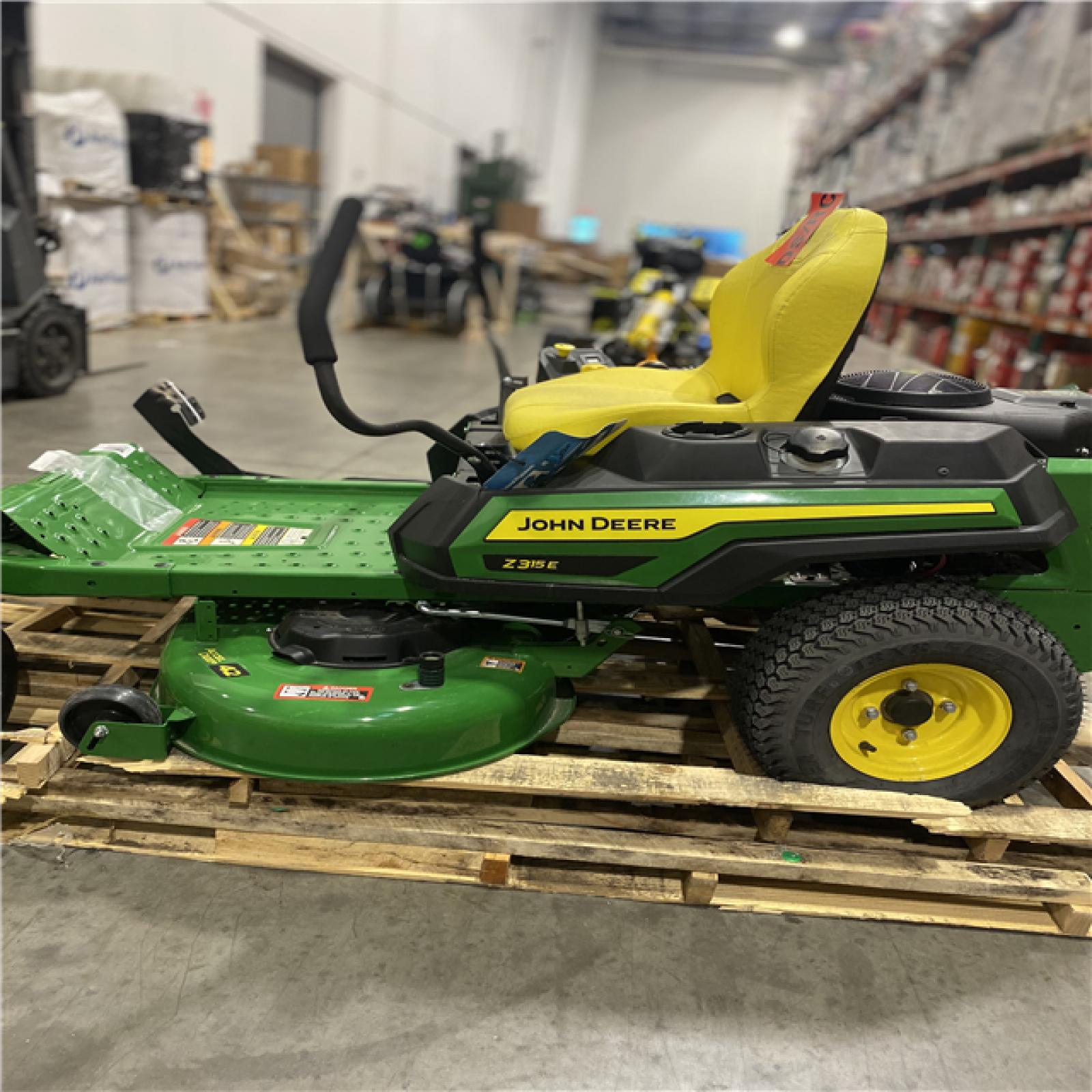 Dallas Location - As-Is  John Deere Z315E 42 in. 20 HP Gas Riding Lawn Mower