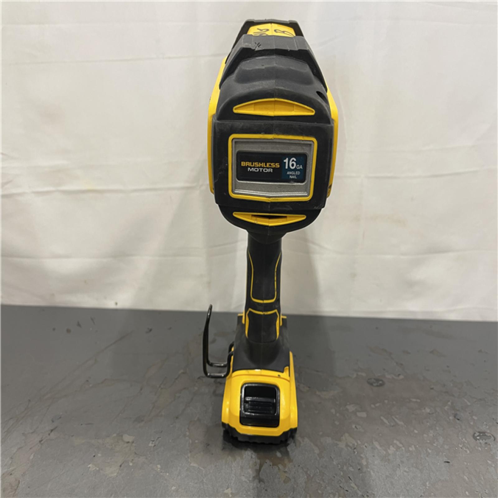 AS-IS- DeWalt 20V 16 Gauge Cordless Angled Finish Nailer Kit W/ 2Ah Battery