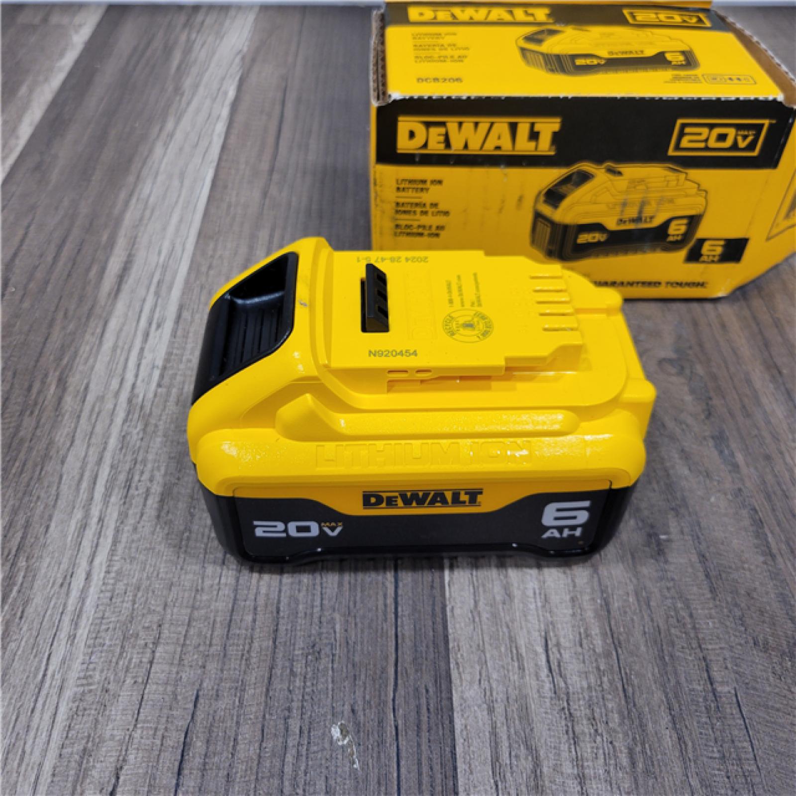 LIKE NEW! DEWALT 20-Volt MAX XR Lithium-Ion Premium Battery Pack 6.0Ah