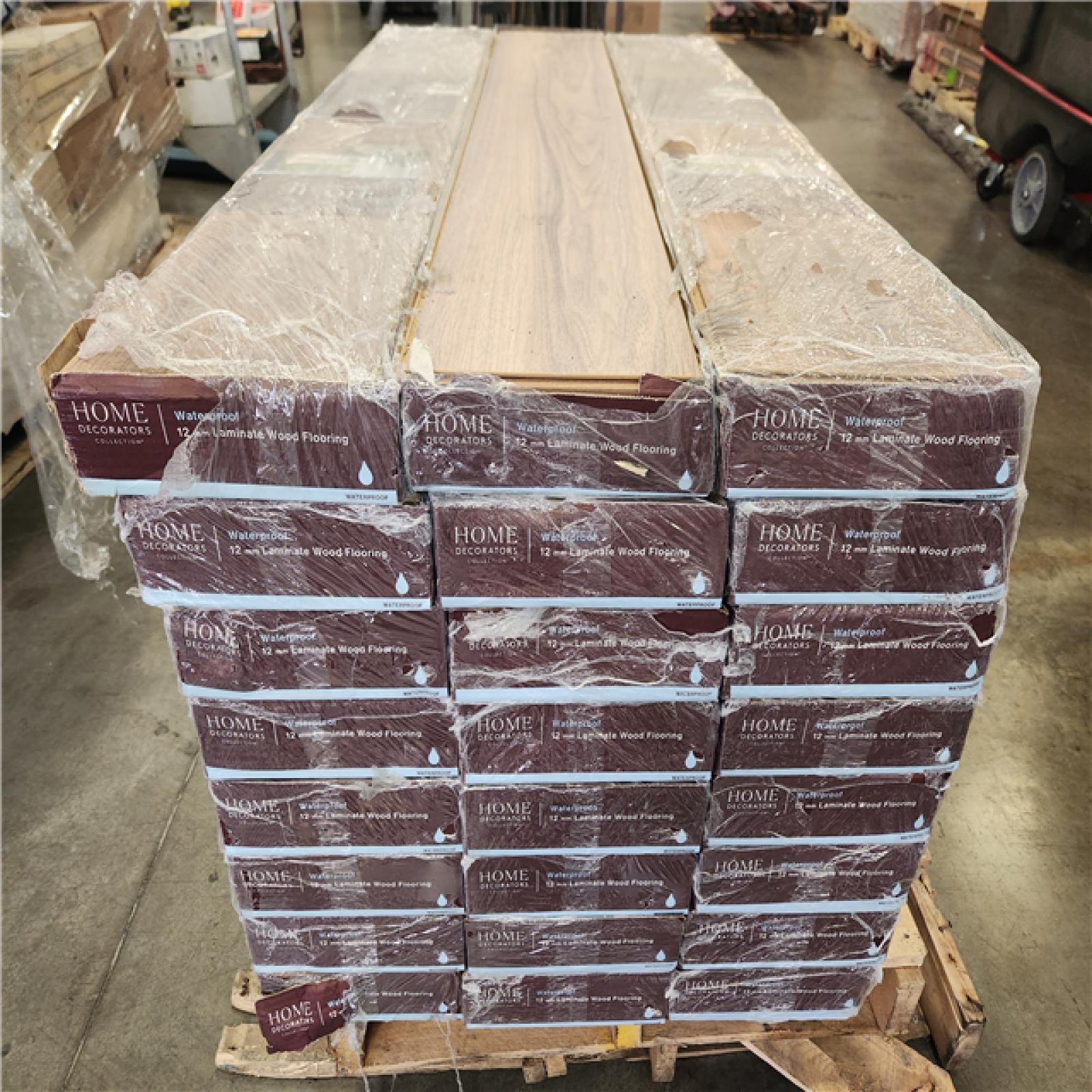 Phoenix Location Home Decorators Collection Chamblee Tuck Walnut 12 mm T x 8.03 in. W Waterproof Laminate Wood Flooring (382 sqft 24 case)