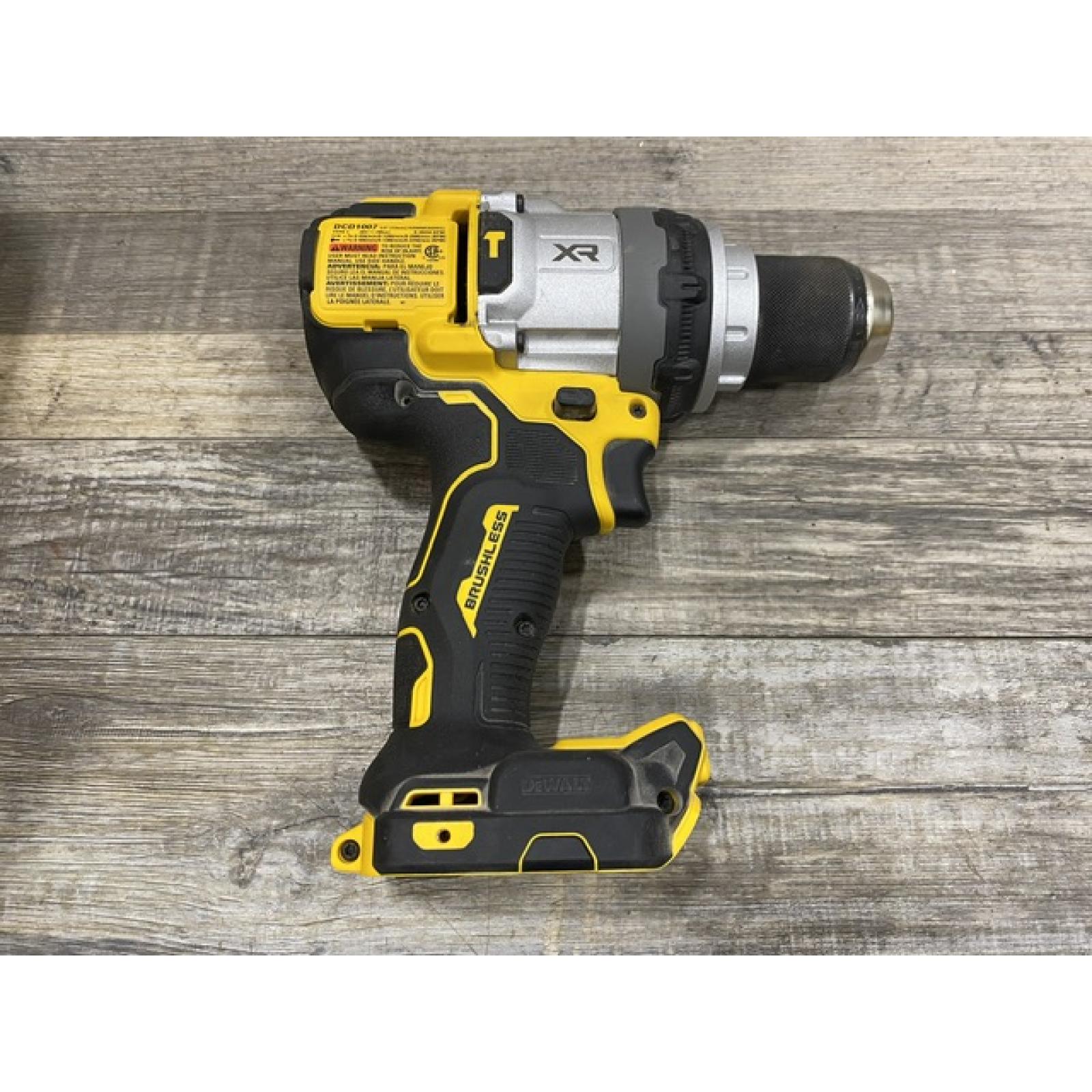 AS-IS DEWALT Atomic 20V Max Lithium-Ion Brushless Cordless Compact 1/4 in. Impact Driver Kit