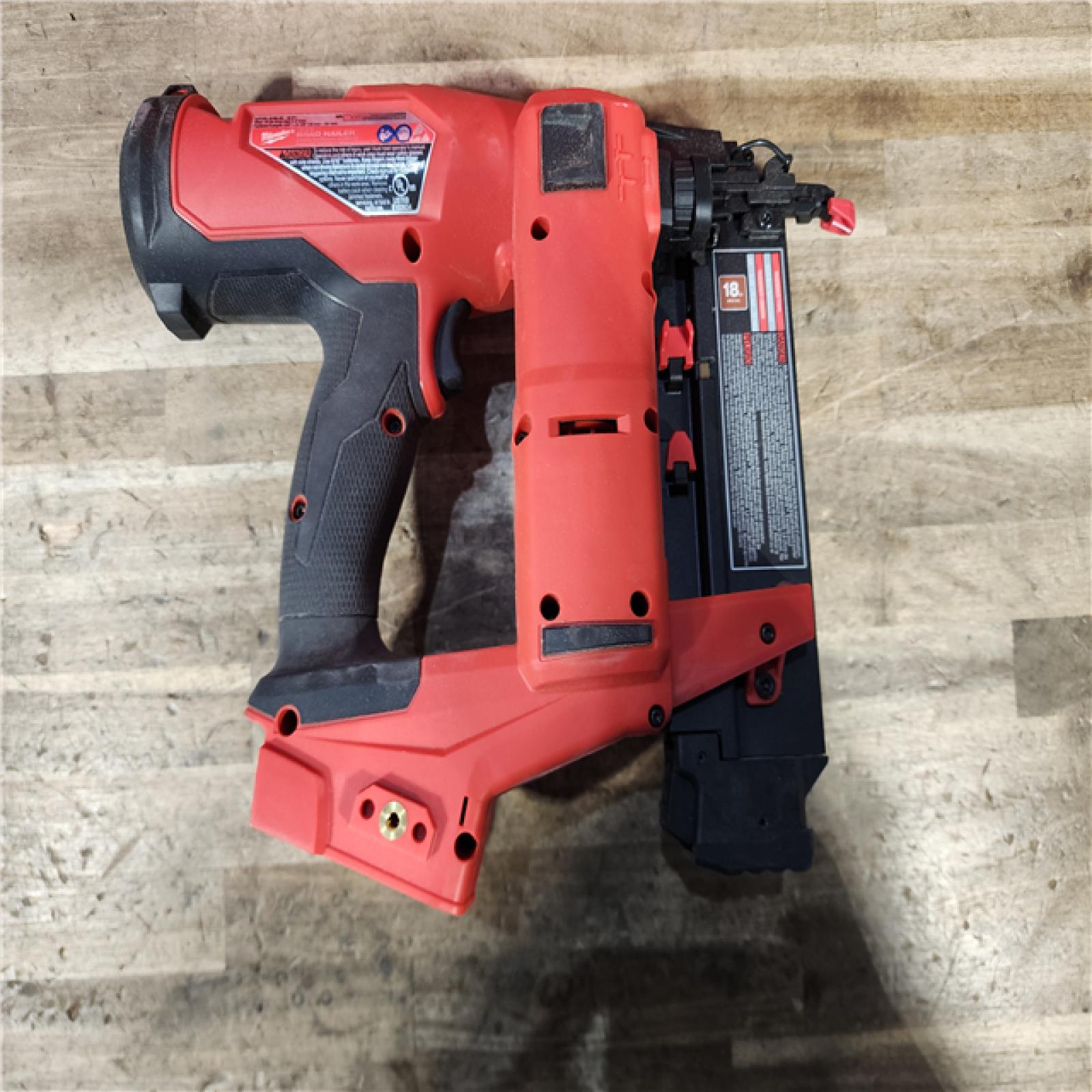 HOUSTON LOCATION - AS-IS Milwaukee M18 Fuel 18V Brushless 18-Gauge Brad Nailer 2746-20 (Bare Tool)