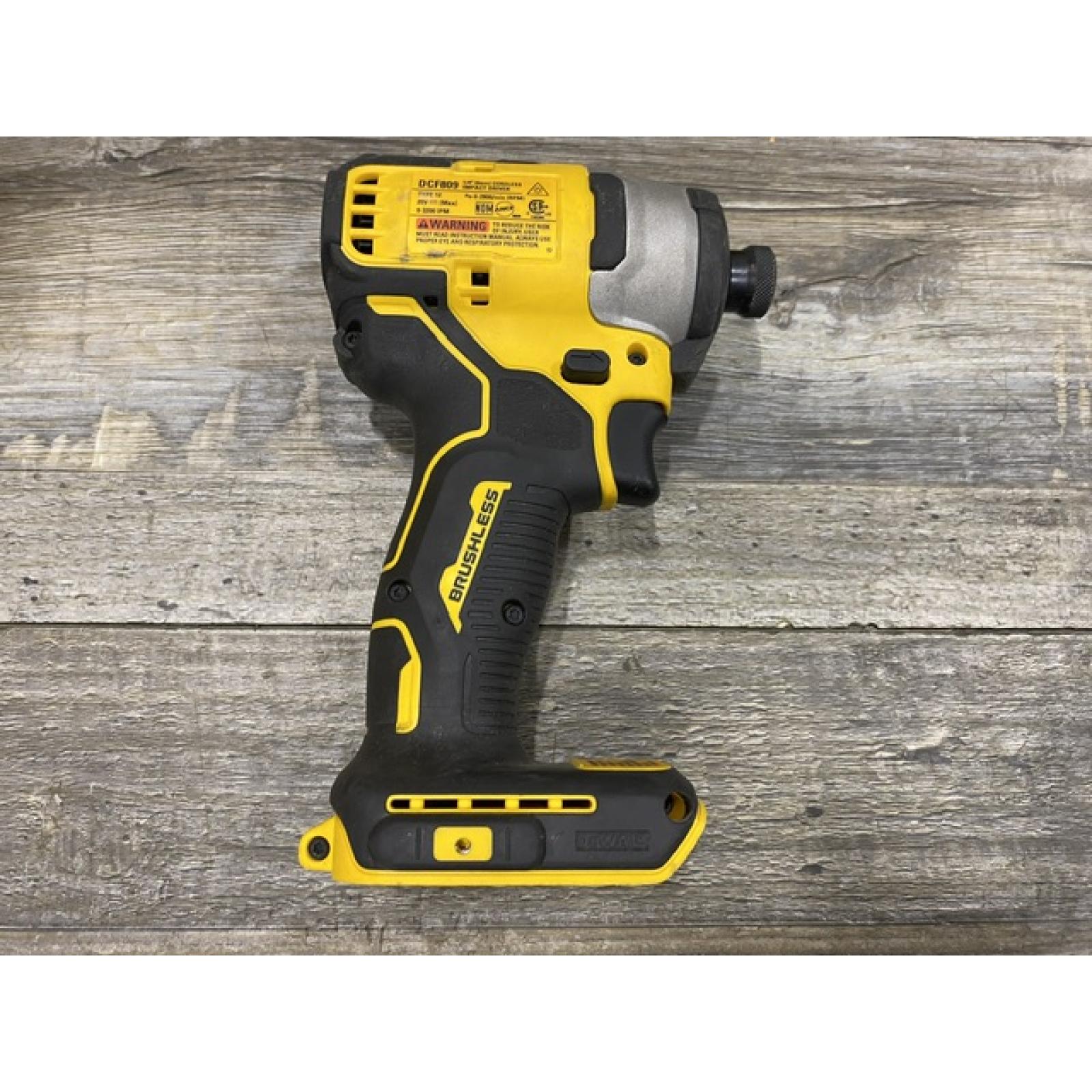 AS-IS DEWALT Atomic 20V Max Lithium-Ion Brushless Cordless Compact 1/4 in. Impact Driver Kit
