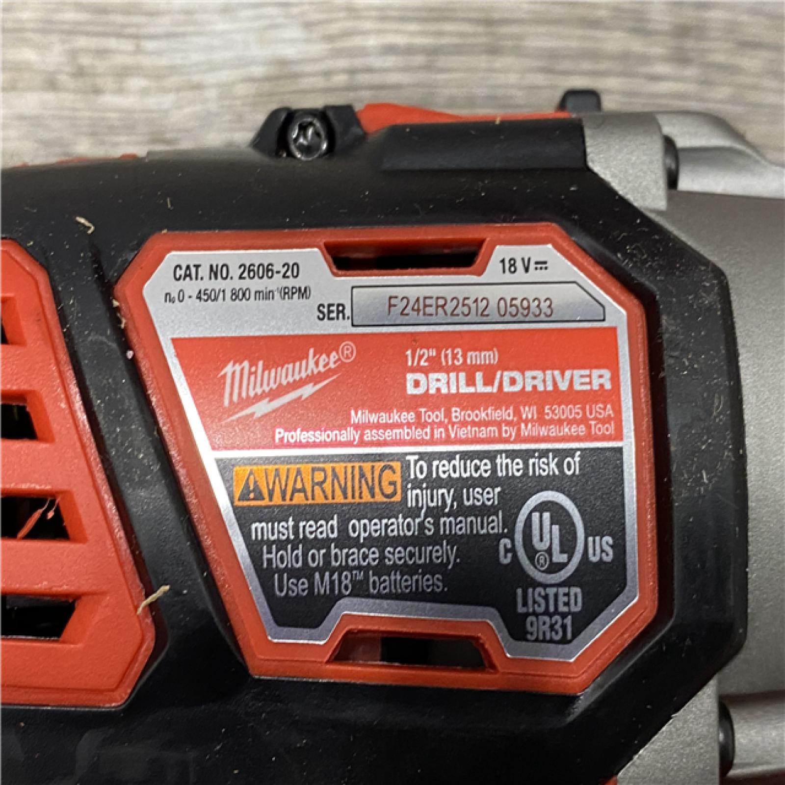 AS-IS Milwaukee 18V Lithium-Ion Cordless 1/2 in. Drill Driver Kit