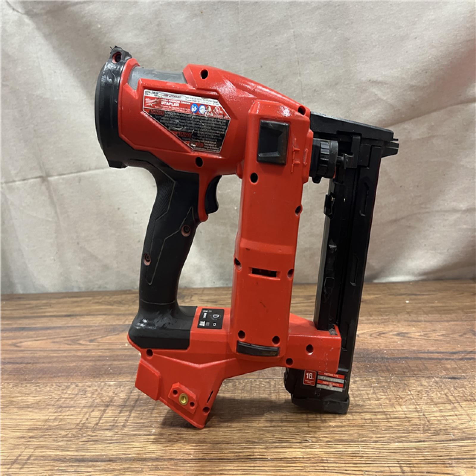 AS-IS MILWAUKEE M18 FUEL 18-Volt Lithium-Ion Brushless Cordless 18-Gauge 1/4 in. Narrow Crown Stapler (Tool-Only)
