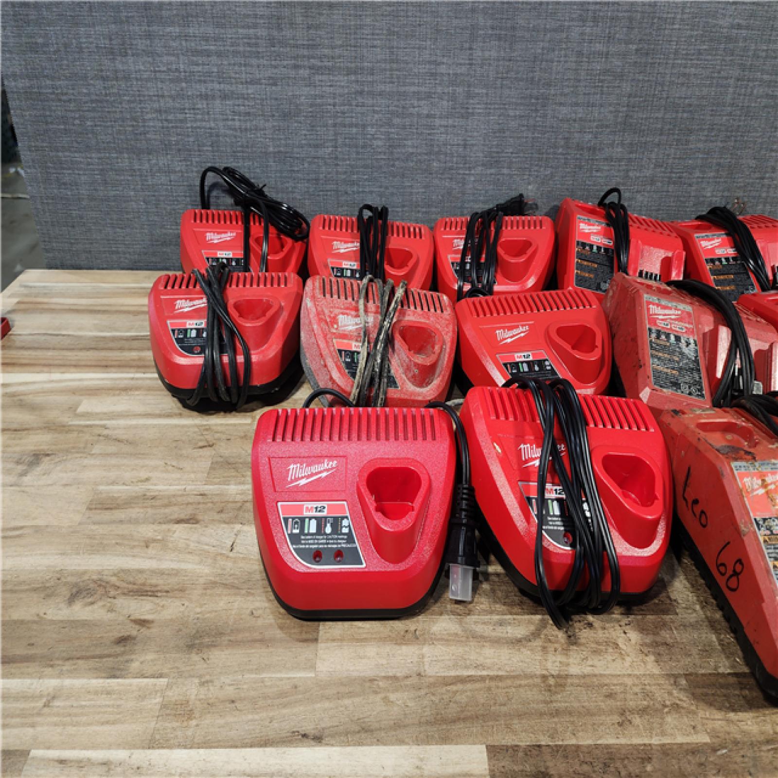 HOUSTON LOCATION - AS - IS MILWAUKEE BATTERY CHARGER PACK QTY - 14