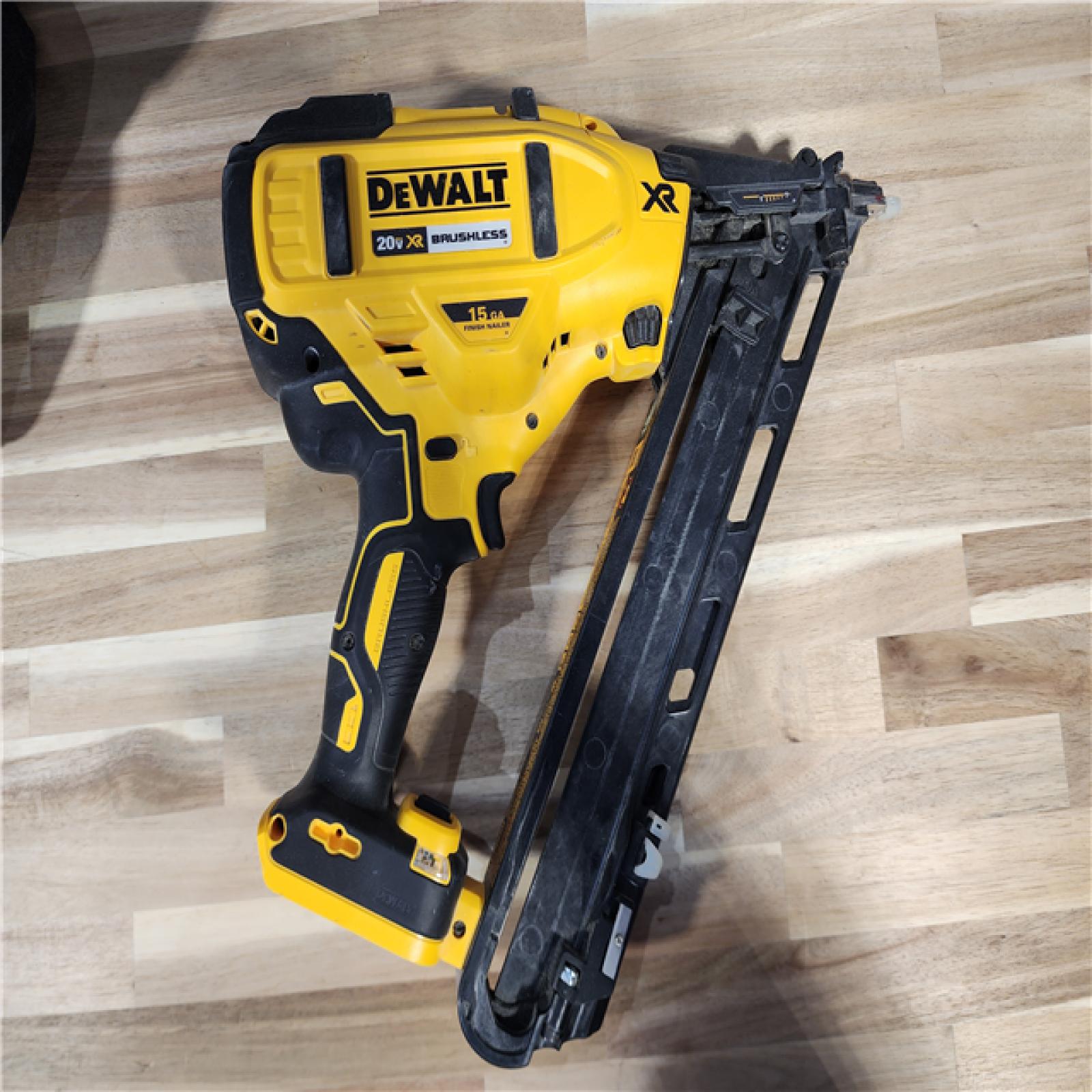 HOUSTON LOCATION - AS-IS DEWALT 20V MAX XR 15 Ga. Cordless 34 Deg Nailer 20 V