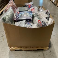 DALLAS LOCATION- NEW!- BULLSEYE MIXED CLOTHING PALLET (300 UNITS)
