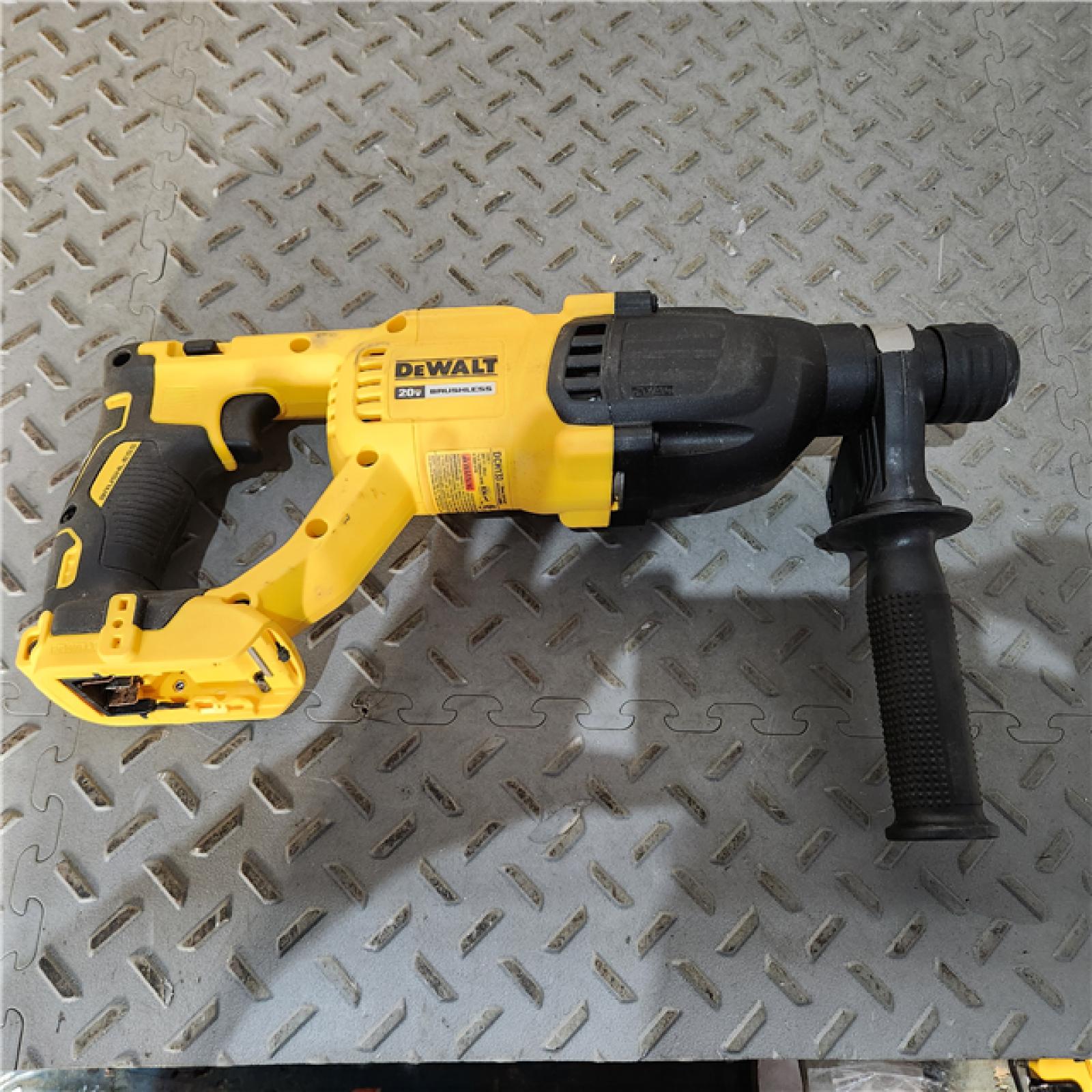 HOUSTON Location-AS-IS-DEWALT DCH133B 20V MAX Lithium-Ion Brushless Cordless 1â€ SDS-Plus D-Handle Rotary Hammer (Tool Only) APPEARS IN LIKE NEW Condition