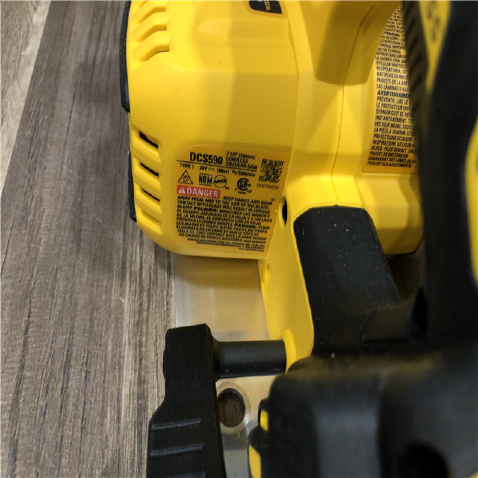 AS-IS DEWALT 20-Volt MAX 7-1/4 in. Cordless Circular Saw (Tool Only)