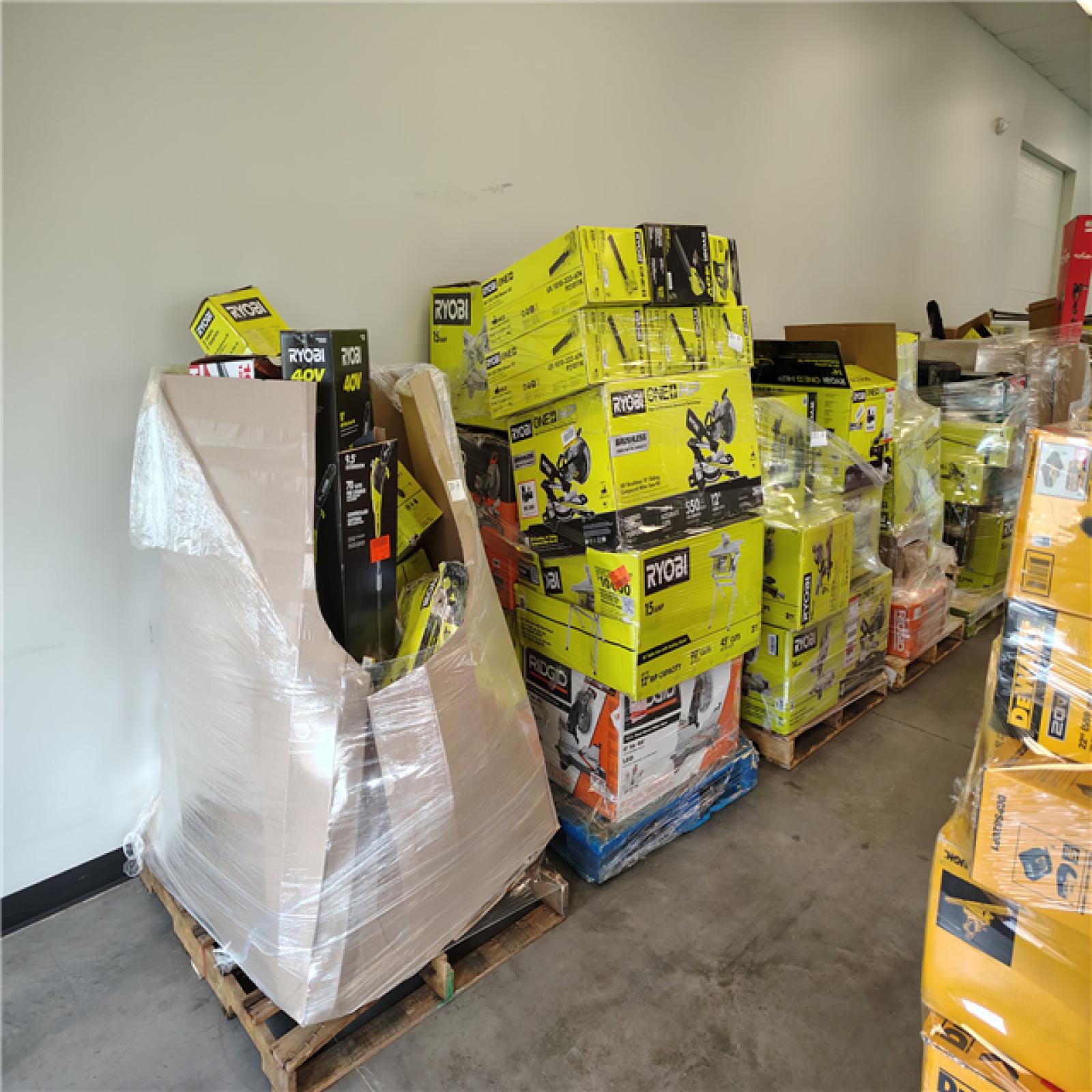 Pittston Location As-Is Power Tools Partial Truckload ( 12 Pallets) 5851-A