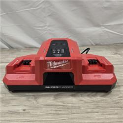 LIKE NEW! - Milwaukee 48-59-1815 M18 18V Dual Bay Simultaneous Super Charger
