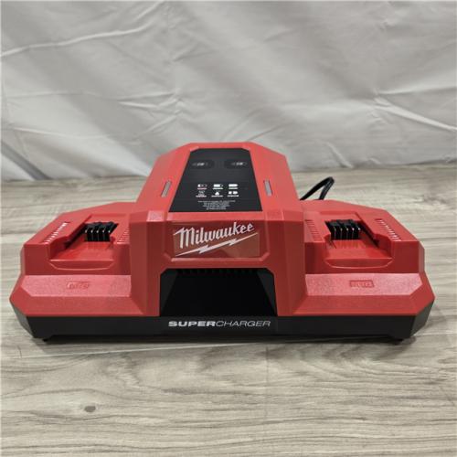 LIKE NEW! - Milwaukee 48-59-1815 M18 18V Dual Bay Simultaneous Super Charger