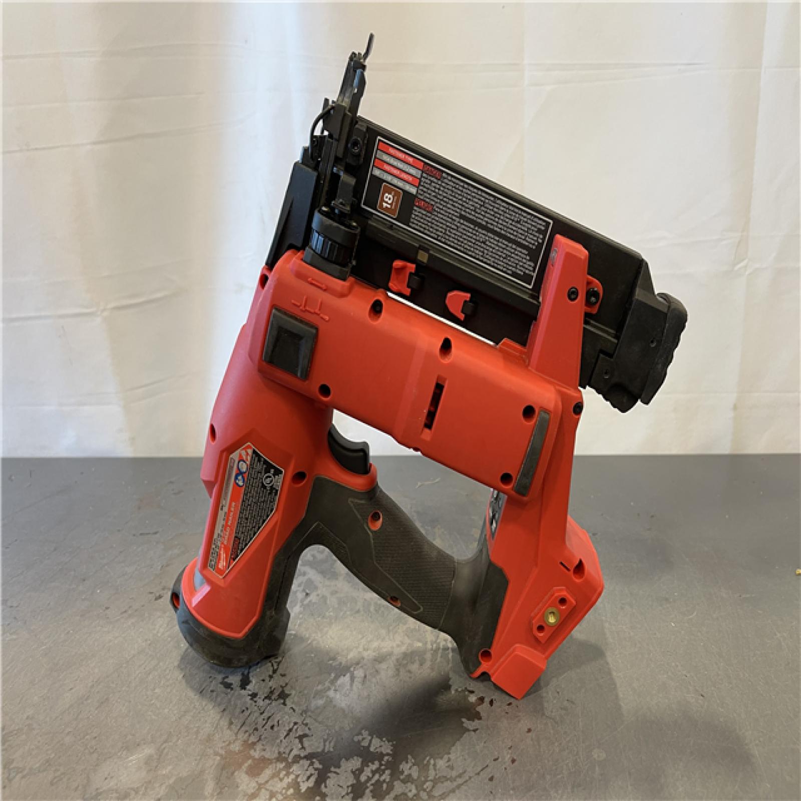 AS-IS - Milwaukee M18 FUEL 18-Volt Lithium-Ion Brushless Cordless Gen II 18-Gauge Brad Nailer