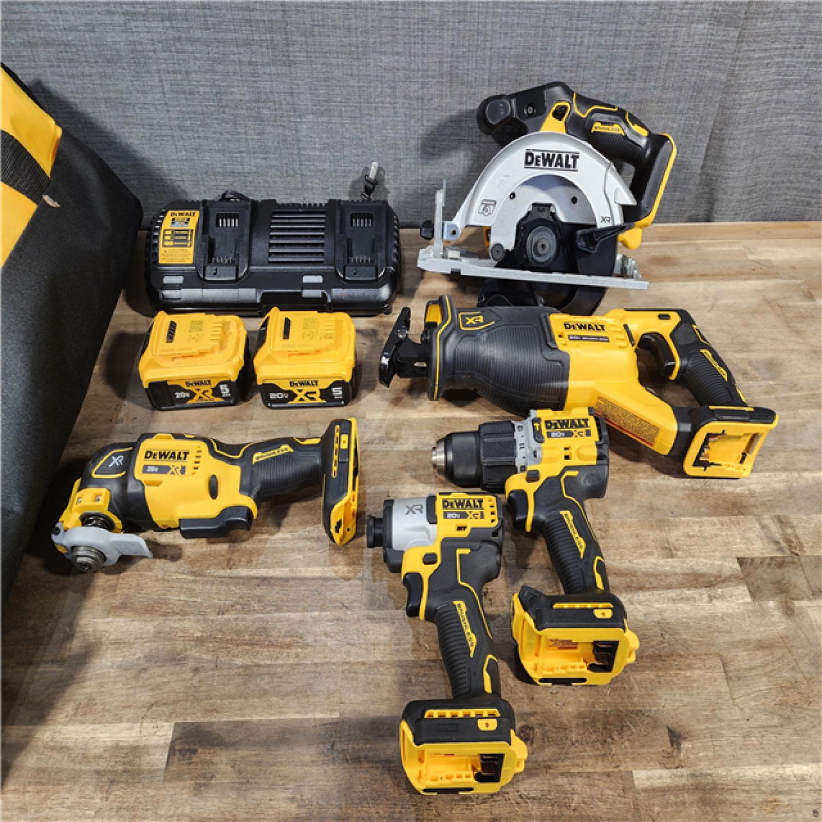 HOUSTON LOCATION - AS-IS DEWALT 20V 5-TOOL COMBO KIT