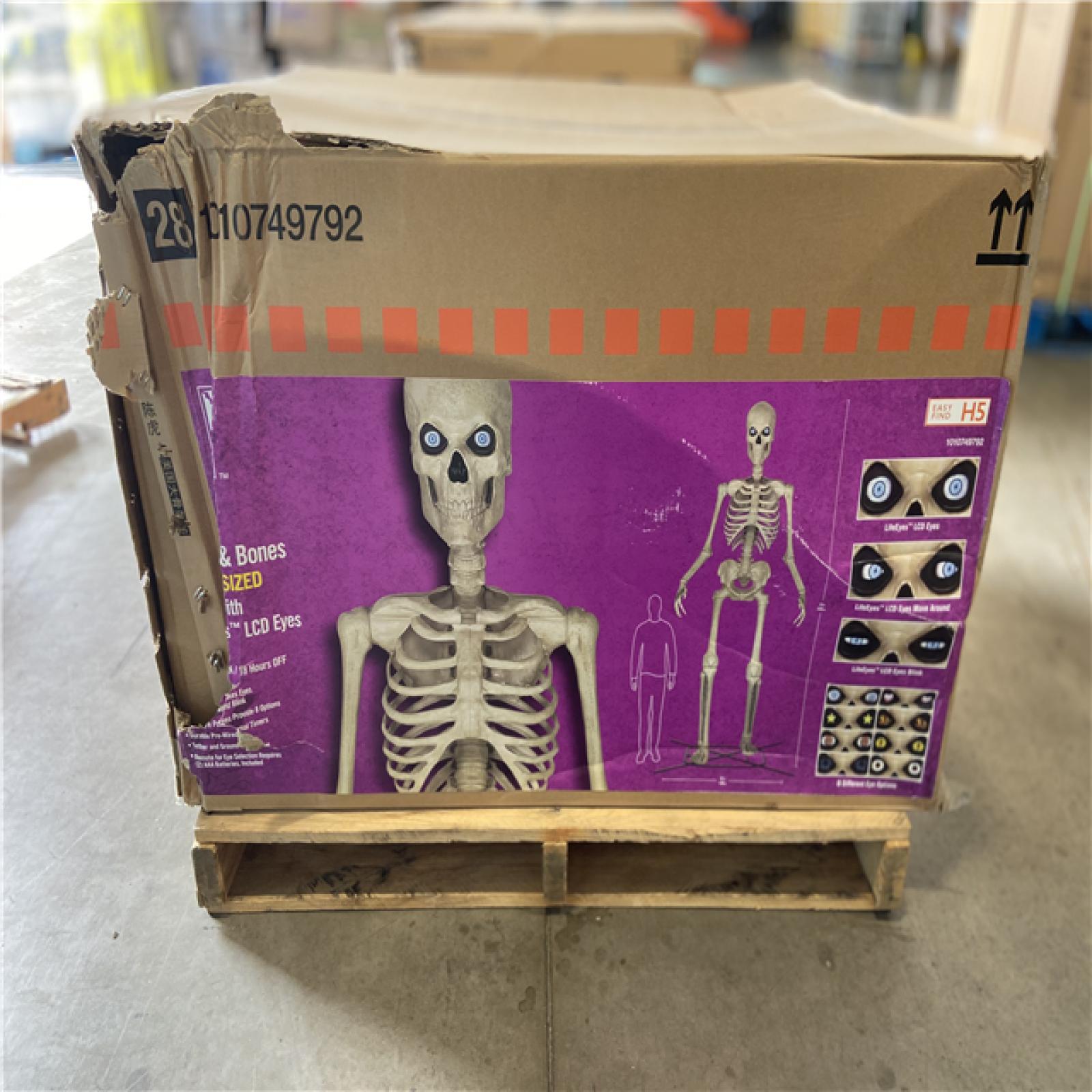 DALLAS LOCATION - 15FT GRUESOME GROUNDS GIANT SIZED ANIMATED LED WORRICROW