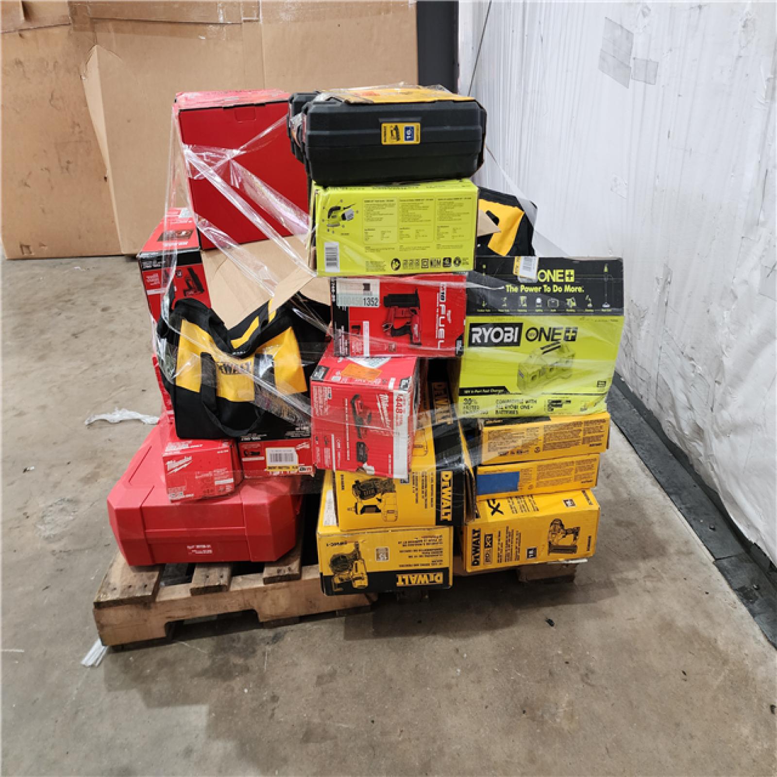 HOUSTON LOCATION - AS-IS TOOL PALLET