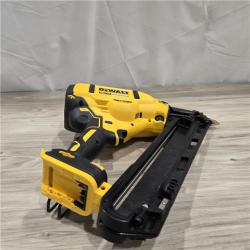 AS-IS DeWalt 15 GA ANGLED FINISH NAILER KIT