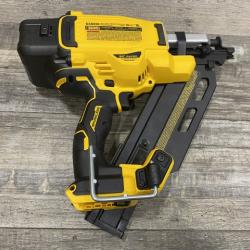 AS-IS DEWALT 20-Volt 30° Cordless Framing Nailer Kit