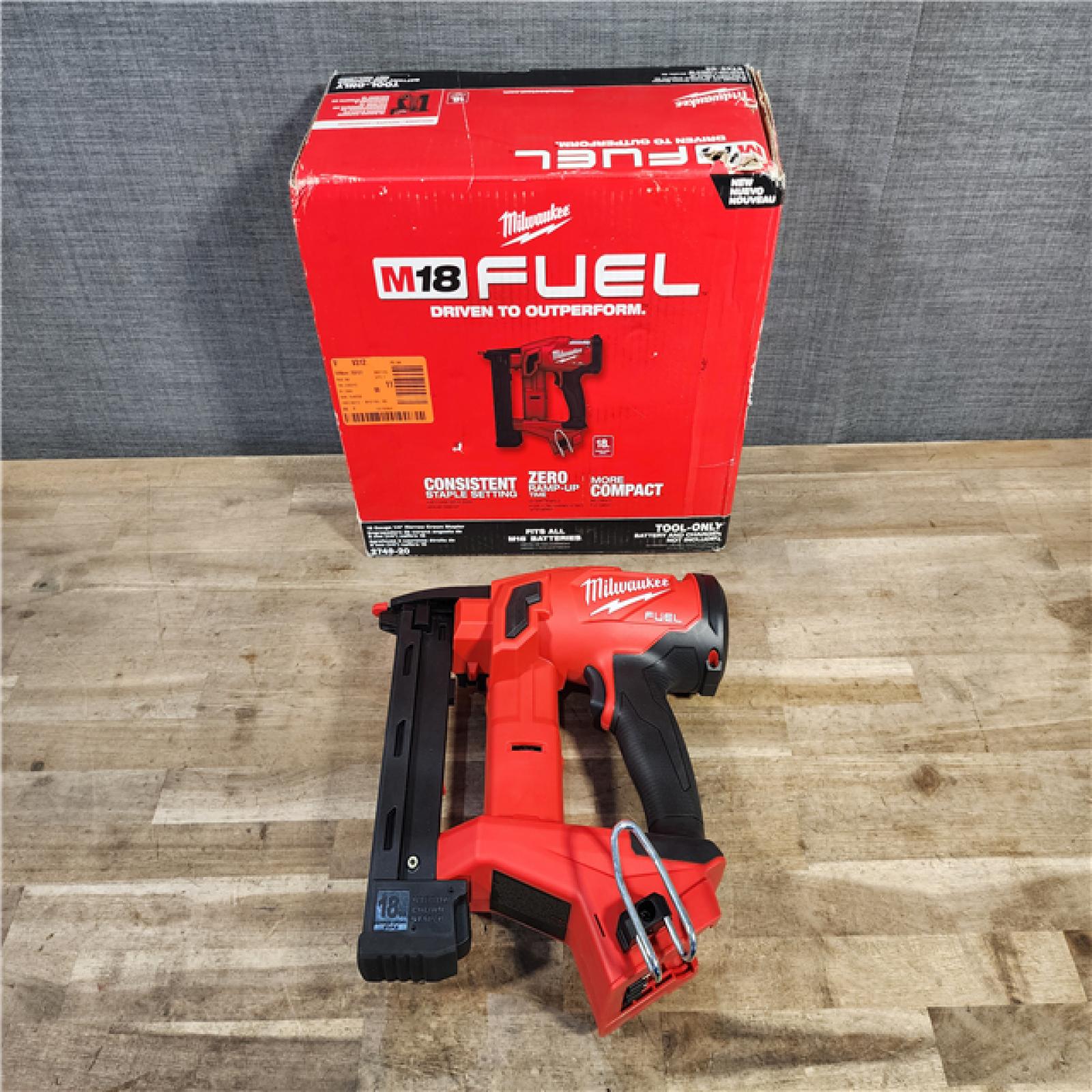 HOUSTON LOCATION - AS-IS MILWAUKEE FUEL 18-Volt Lithium-Ion Brushless Cordless 18-Gauge 1/4 in. Narrow Crown Stapler (Tool-Only)