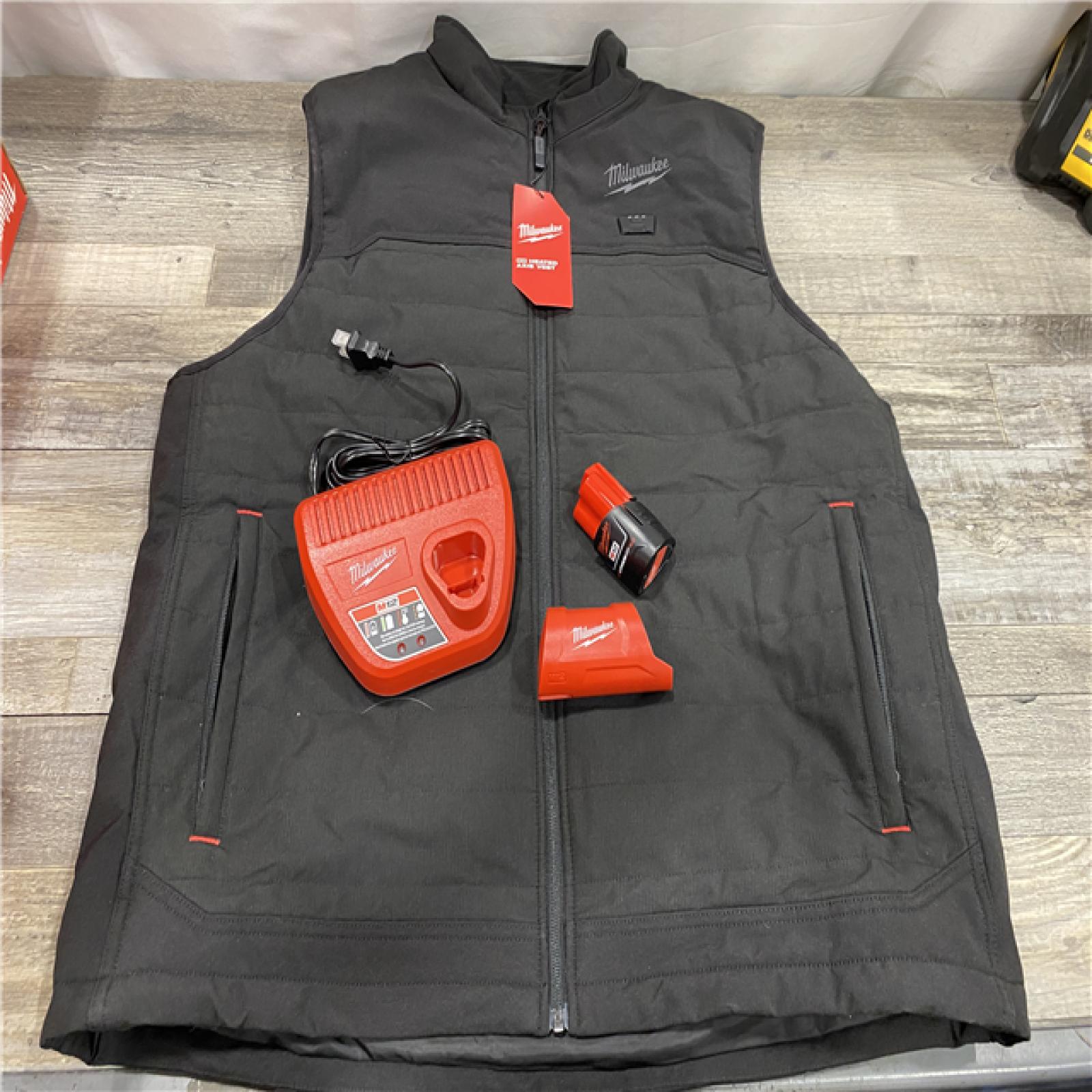 AS-IS Milwaukee Men's X-Large 12-Volt Lithium-Ion Cordless Axis Black Heated Vest Kit