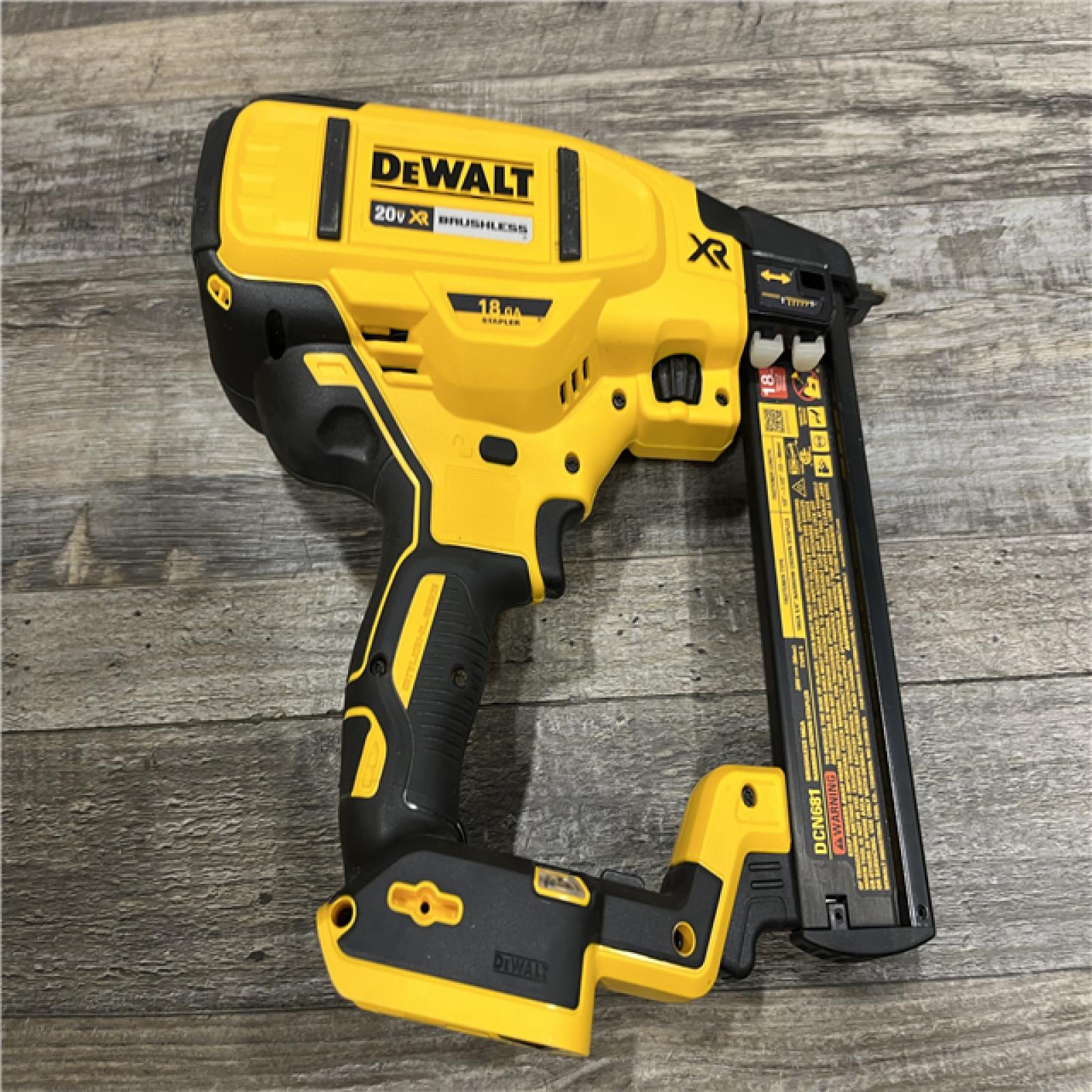 AS-IS DEWALT 20V MAX XR Lithium-Ion Cordless 18-Gauge Narrow Crown Stapler Kit